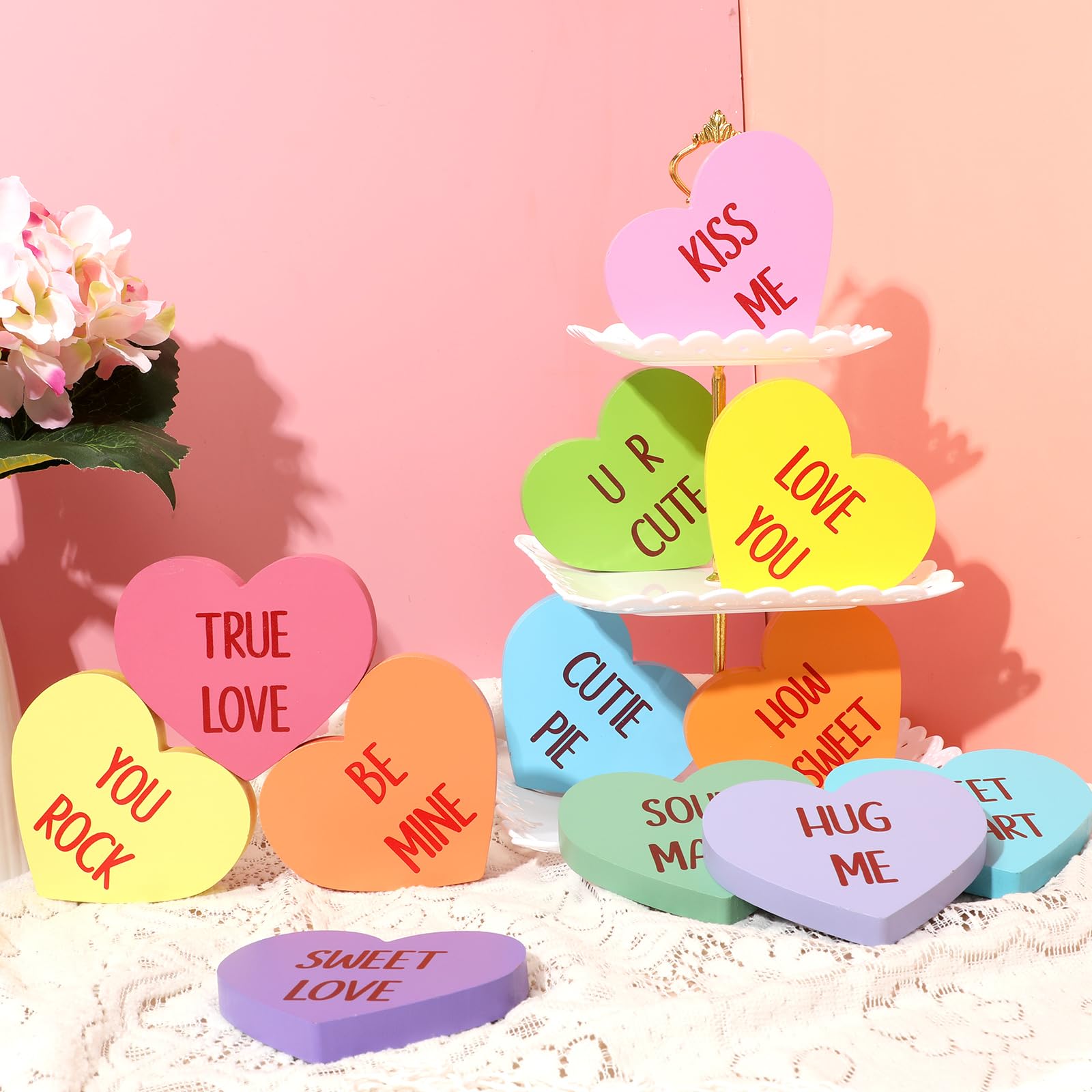 Faccito 12 centros de mesa de madera para el día de San Valentín, letreros de madera de corazón de caramelo, decoraciones de mesa de San Valentín, decoración de mesa Be Mine Love You Kiss Me,