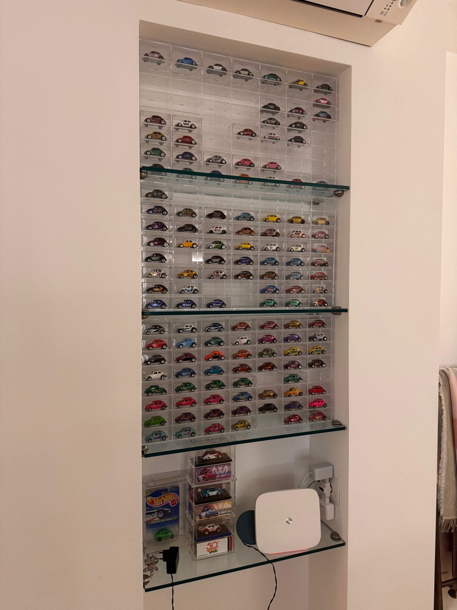 Bacheca Vetrina espositiva in Plexiglass trasparente | 61 x 35 x Prof. 5,8 cm | | 56 caselle | | Modellismo | Collezionismo | Scala 1:64 | Ideale per modellini Hot Wheels