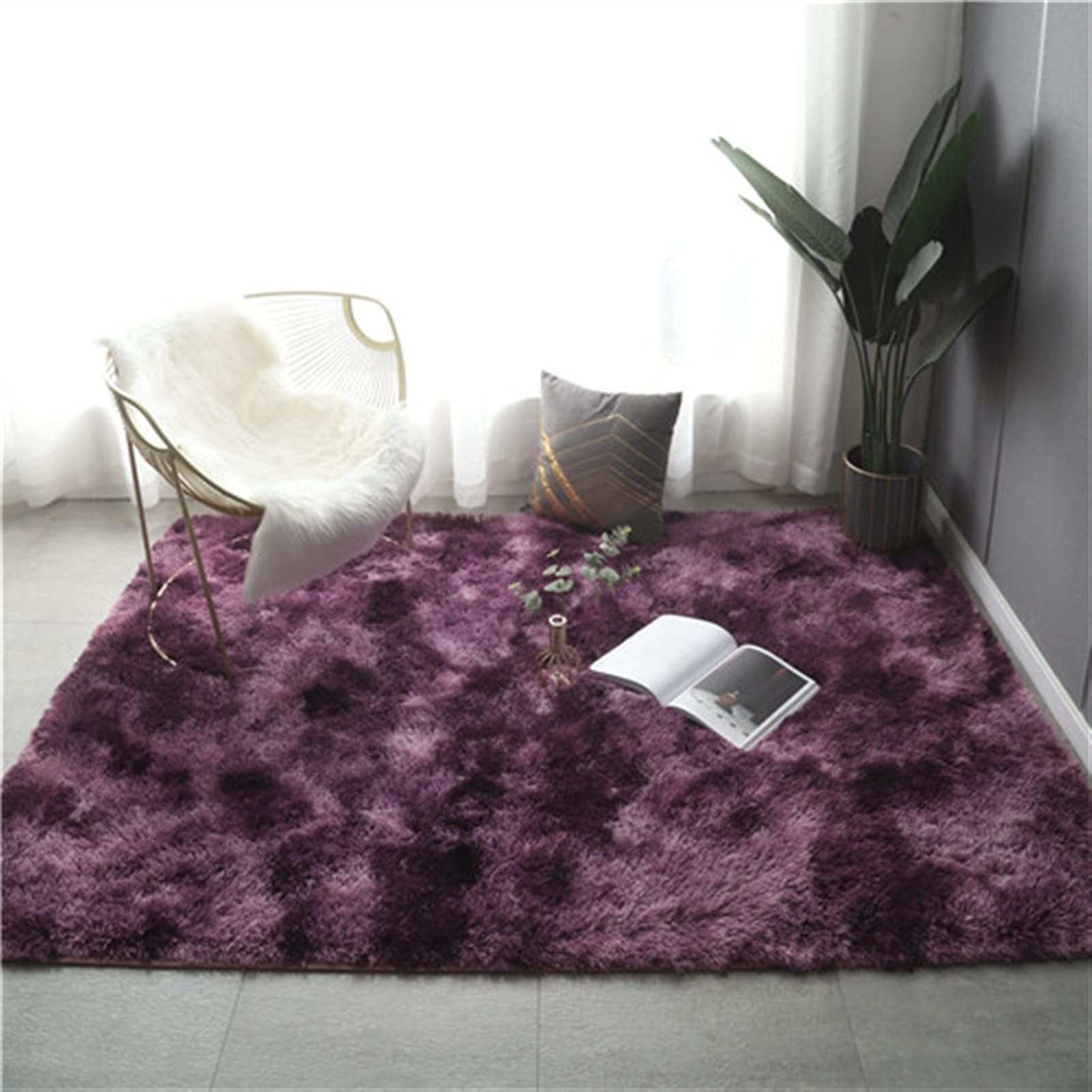 Tapis de peluche coloré anti-froid pour réchauffer les sols durs du salon moderne