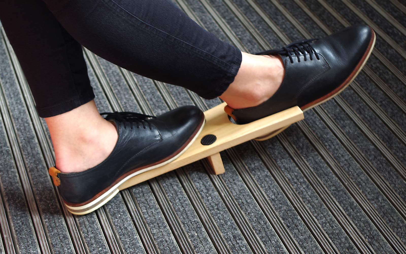 Kaps Jack de arranque de madera para bota | El robusto y fuerte removedor de botas con puntos de goma antideslizantes hace que quitarse las botas sea muy fácil (1PC)