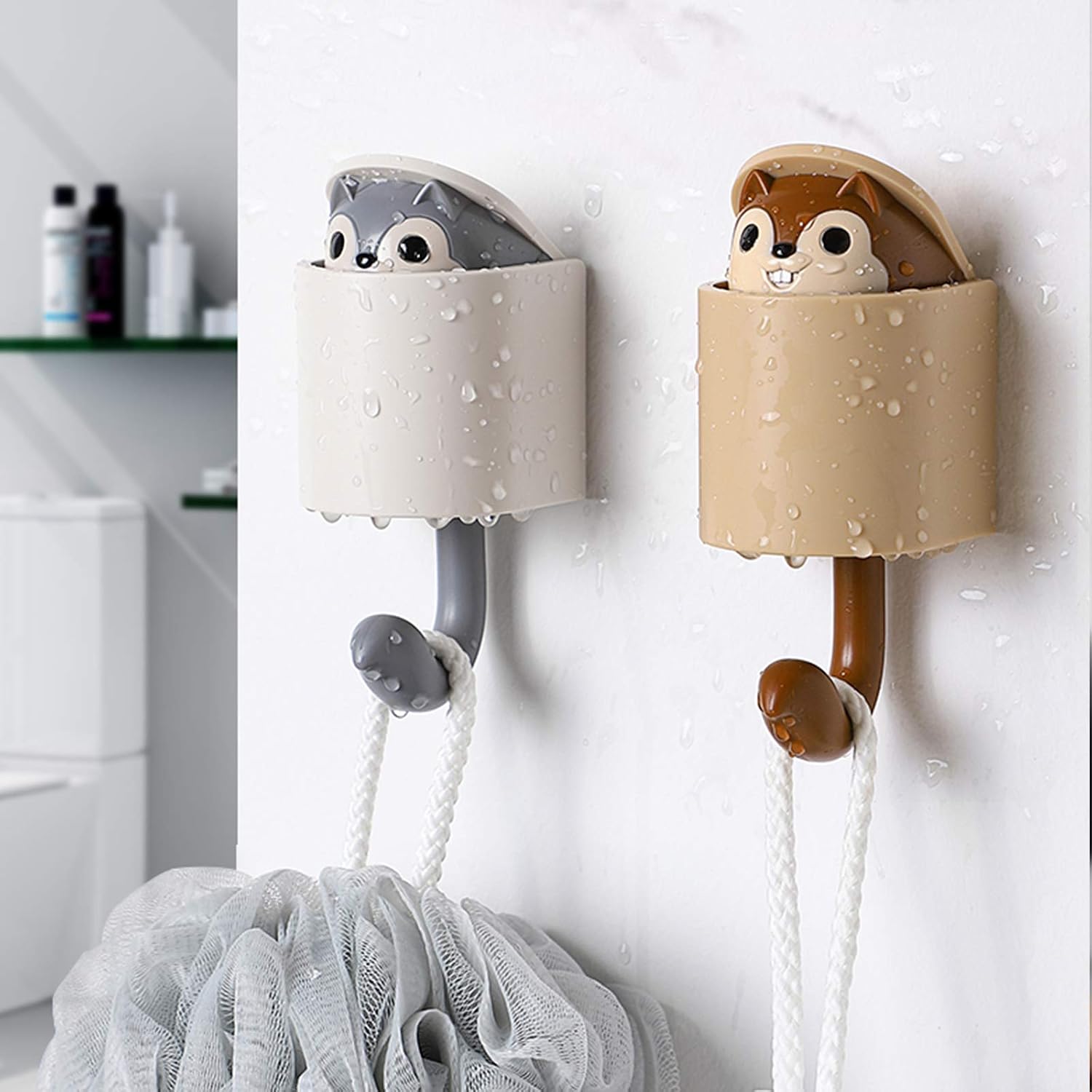 2PCS Creative Squirrel Wall Hook Key Holder, Kids Cute Coat Wall Hooks for Hanging, Adhesive Shower Towel Hooks for Bathrooms Wall Mounted, Hat Key Hooks Decorative for Wall, Small Keychain Hook