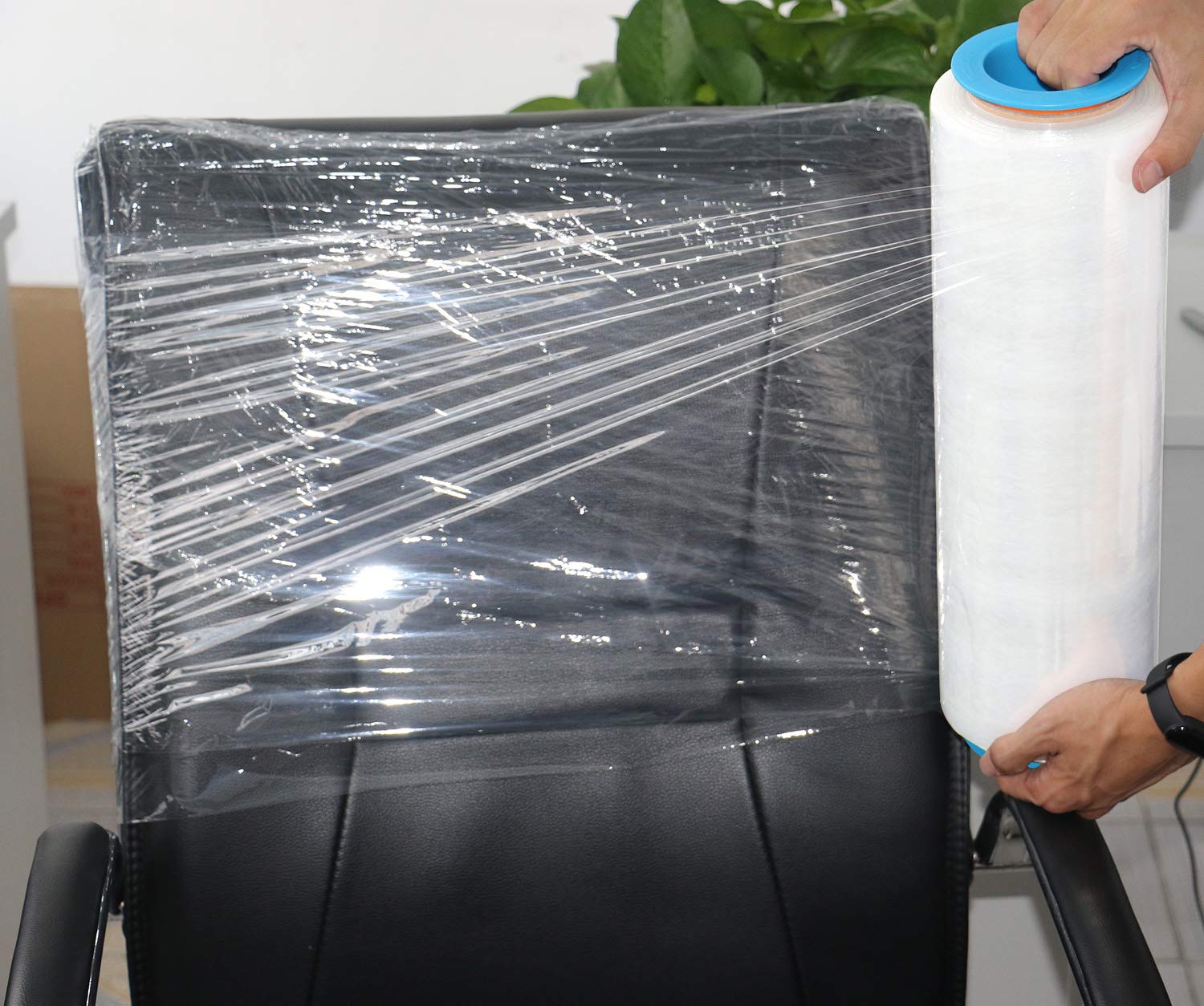 BOMEI PACK Folia stretch na palety z obrotową tuleją, folia do przewijania, 18 my x 500 mm x 300 m, folia do pakowania przezroczysta, 2 rolki