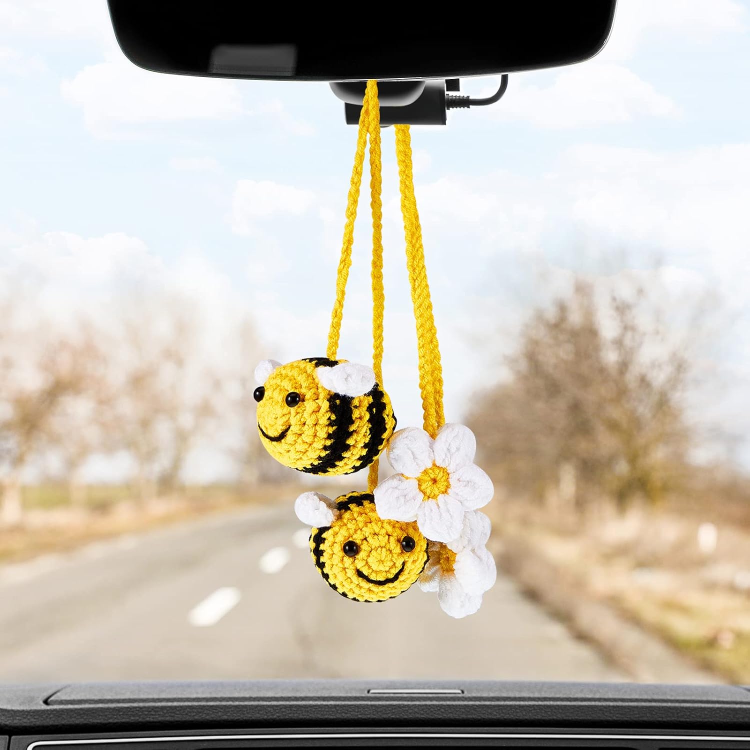 4 Pcs Cute Rear View Mirror Accessories Bee and Flower Crochet Car Decor Hand Knitted Car Mirror Hanging Accessories Pendant for Women Men Automotive Interior Decorations, 2 Style (Yellow)