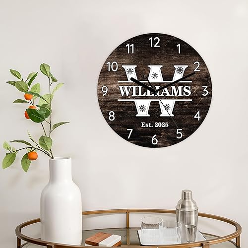 Miniatura 3 de Ivyyvi Reloj personalizado de panel de madera vintage con monograma, reloj de pared silencioso personalizado sin tictac, relojes de pared
