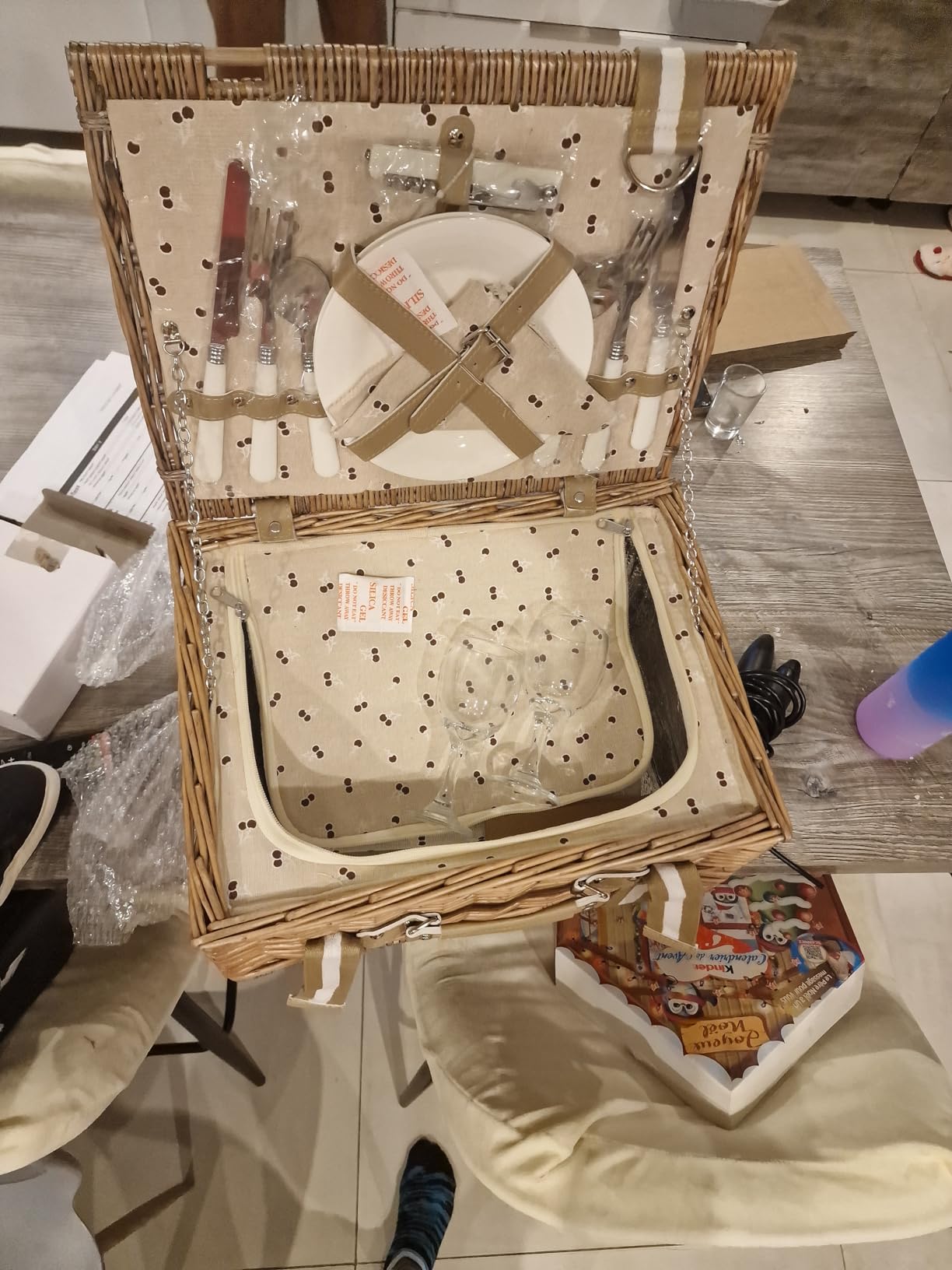 Willow Picnic Basket Set for 2 Persons with Large Insulated Cooler Bag ...