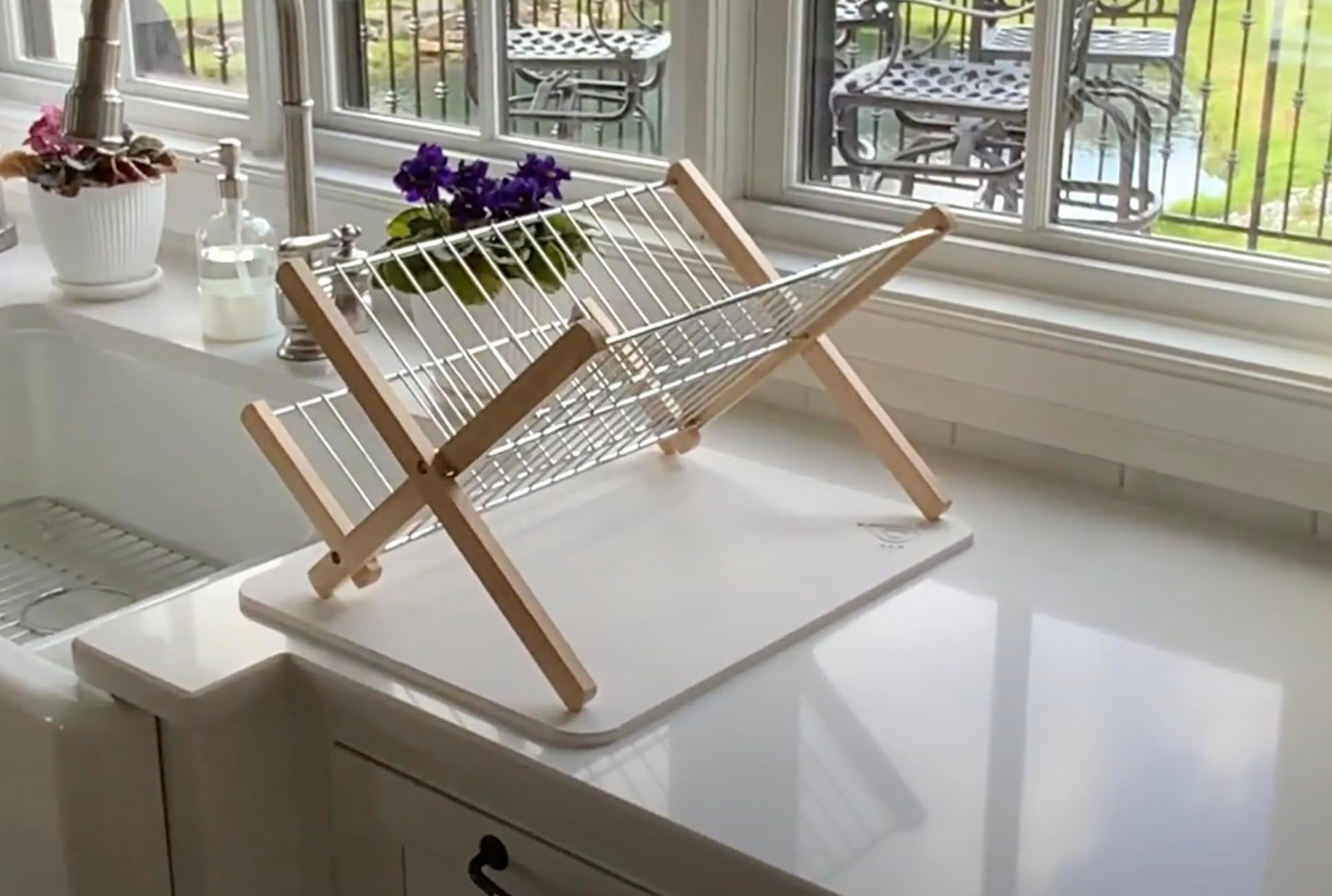 Magic Stone Diatomaceous Earth Kitchen Mat and Bamboo