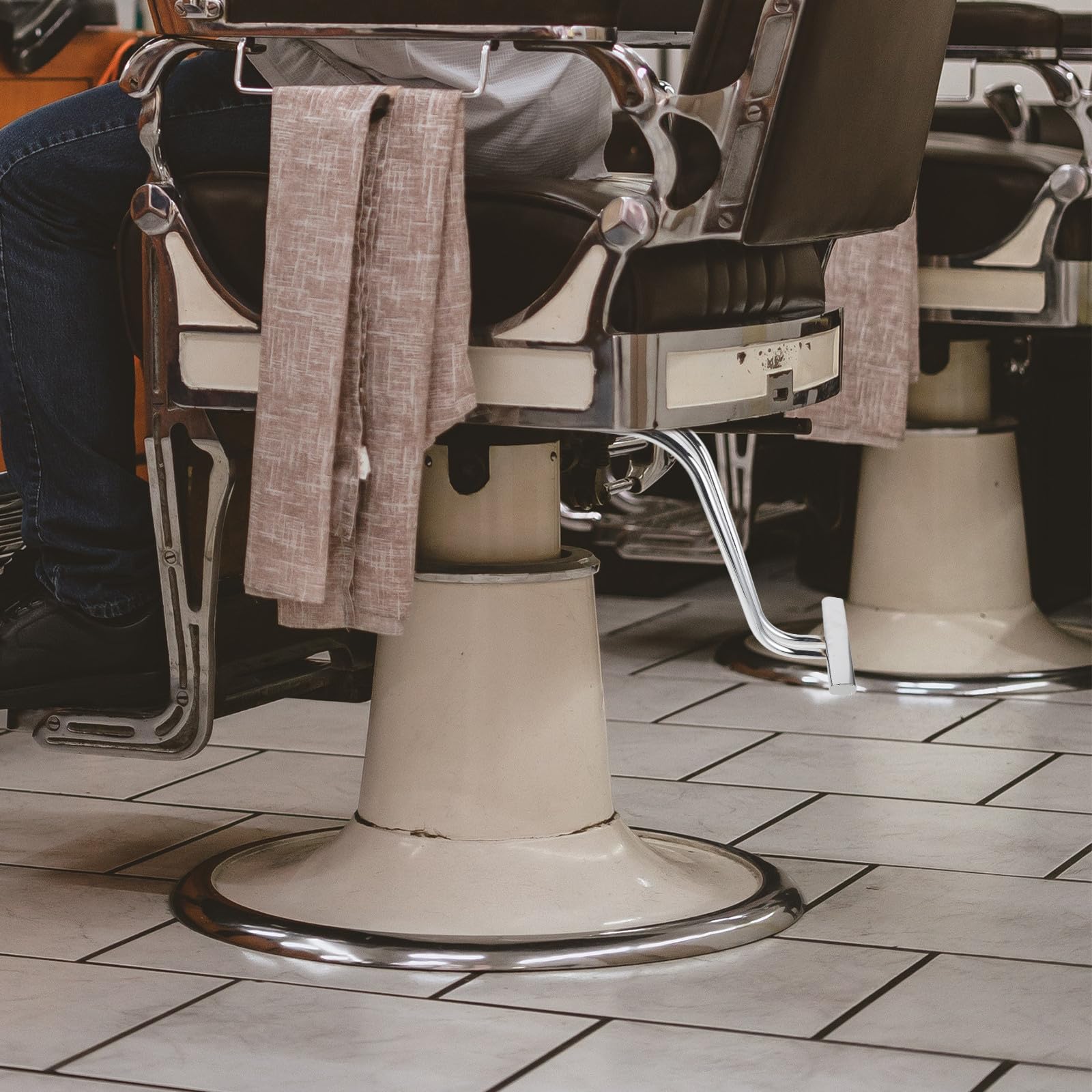 Cabilock Repose-Pieds pour Fauteuil de Salon en Acier Inoxydable, Pédale Stable et Solide, Accessoire Pratique pour Fauteuils de Coiffure et Barbiers Professionnels