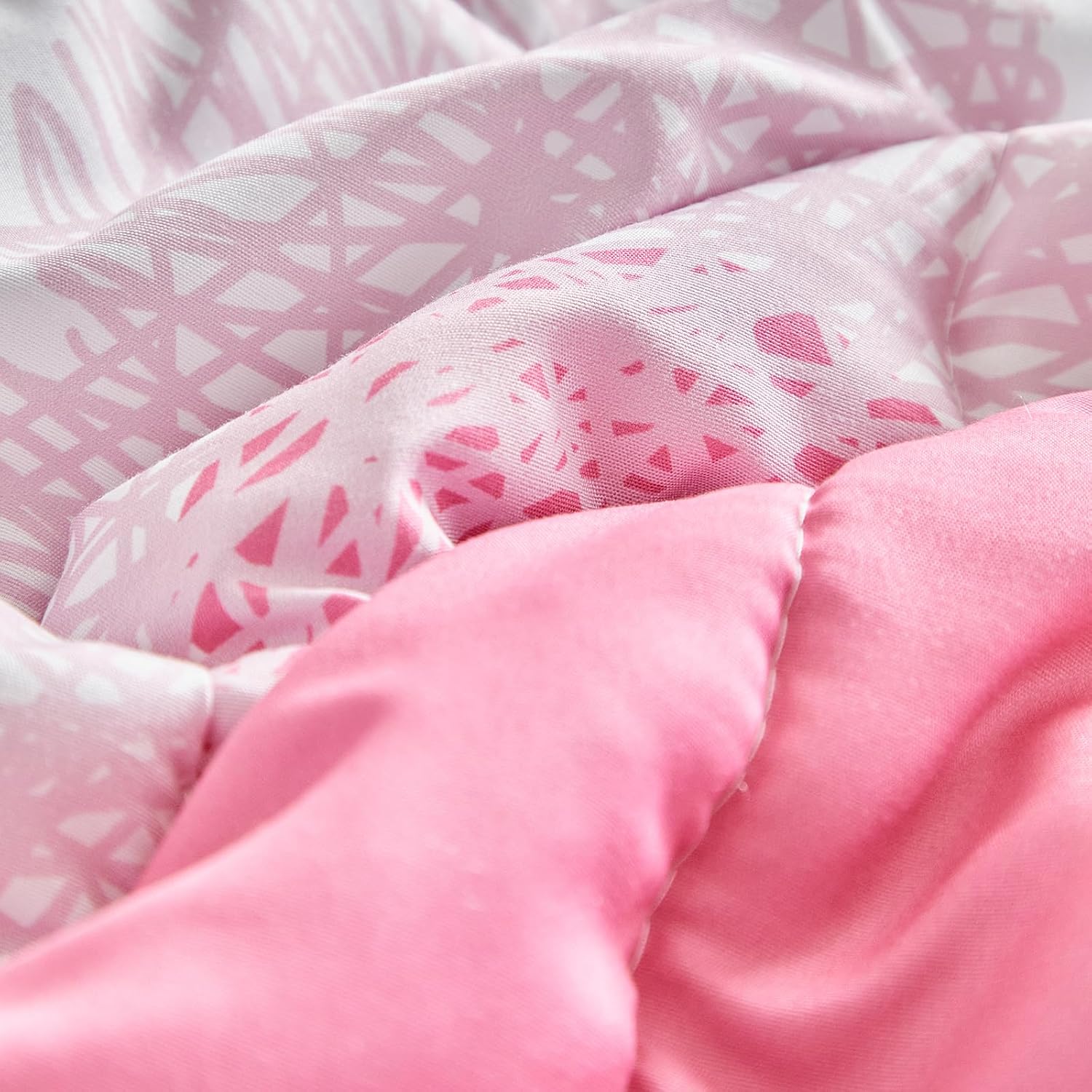 Kids Comforter Sheet Set - Soft and Breathable Bed Set Includes Quilted Comforter, Fitted Sheet, Flat Top Sheet, Pillowcase and Toddler Pillowcase - 4 Pieces Toddler Bedding Set White Pink Heart