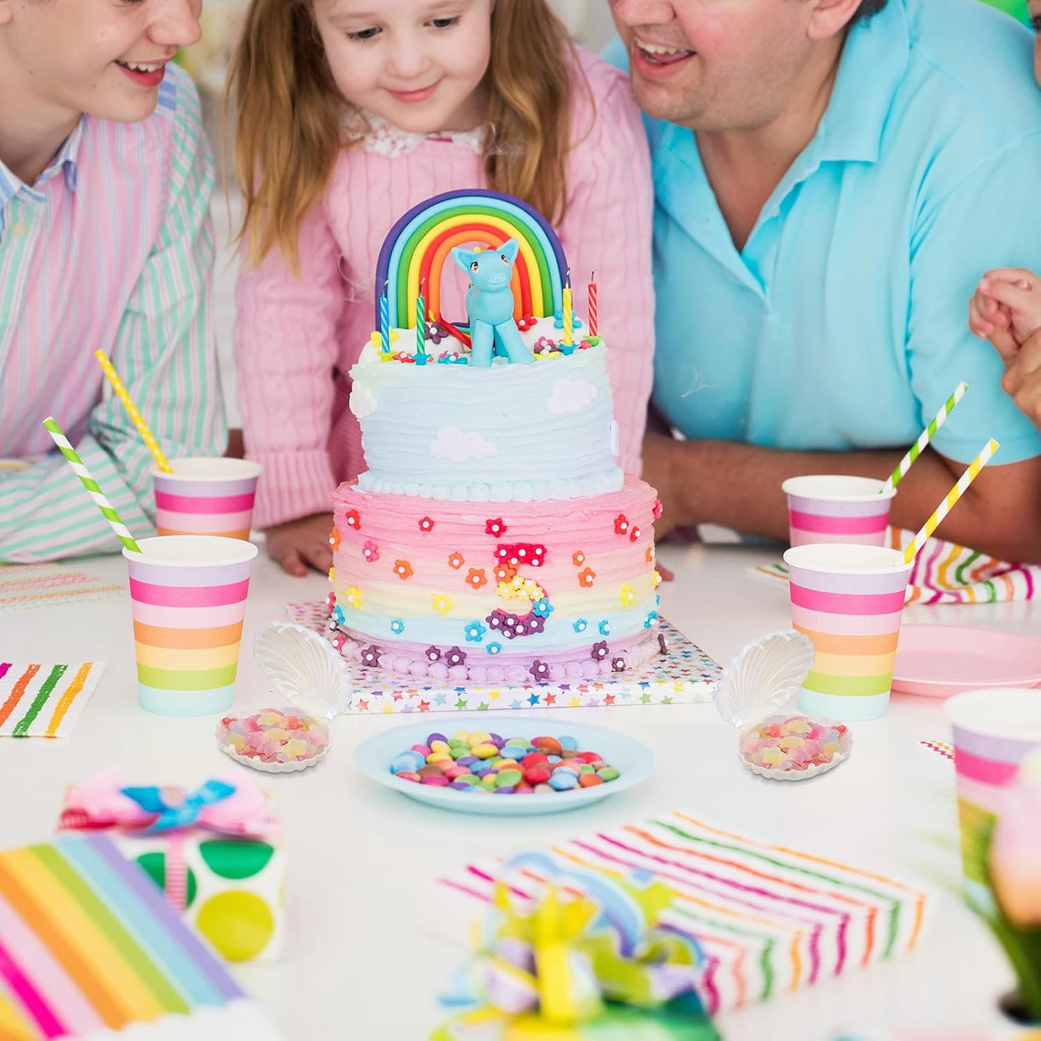 Ciieeo 30pcs Sea Shell Candy Boxes Seashell Party Favor Containers Clam Treat Holders Plastic Chocolate Box for Wedding Birthday Mermaid Party Decorations White