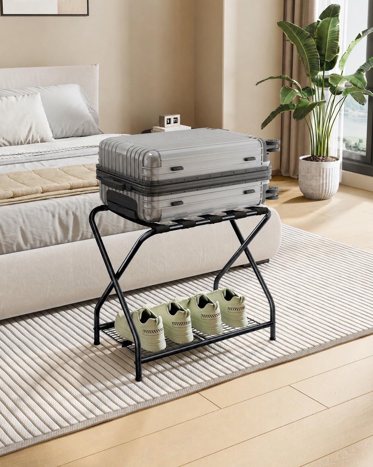 Portaequipajes, soporte para maleta con estante de almacenamiento, soporte de equipaje de metal plegable para habitación de invitados, dormitorio, hotel LR-BK-1