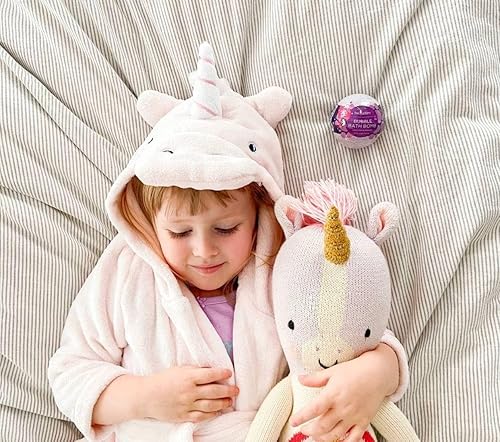 Miniatura 3 de Bomba de baño de burbujas para niños con juguete sorpresa en el interior por Two Sisters Spa. Una gran caja de regalo con 99% de burbujas naturales.