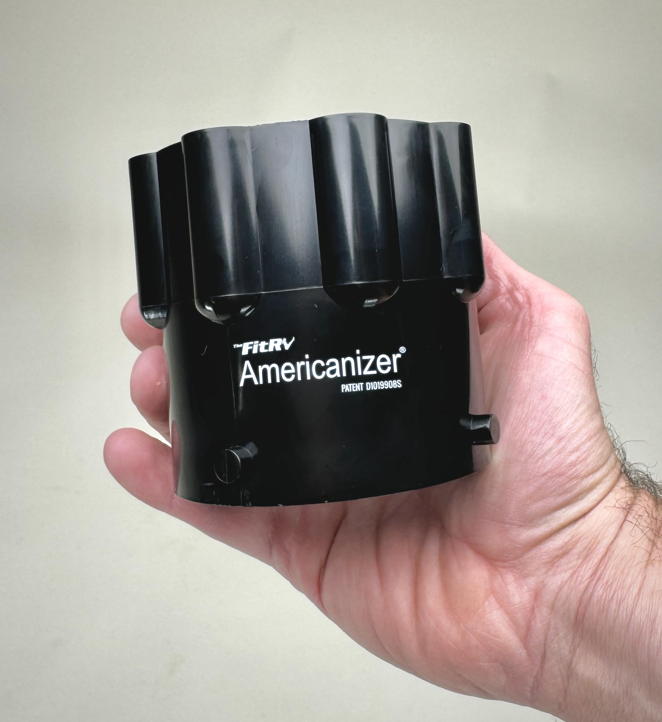 Americanizer - adapter do kanalizacji kampera do kaset i przenośnych toalet.