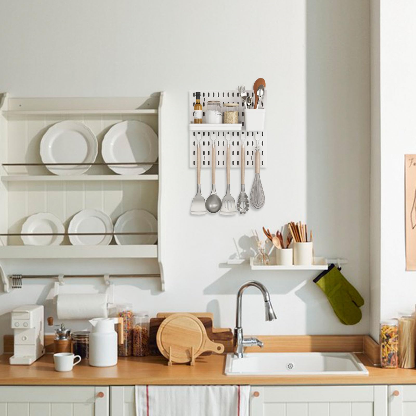 NOLITOY Set Pannelli Forati da Parete senza Foratura, Organizer Cucina e Bagno in Plastica Resistente Bianco, Espositore Multifunzione per Utensili e Accessori Casa