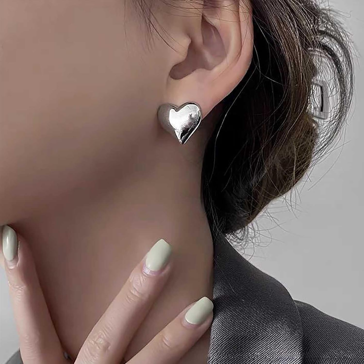 Boho Gold Metal Heart Earrings Love Heart Stud Earrings Minimal Love Earring Hearts Shape Stud Earring Jewelry for Women - Image 5