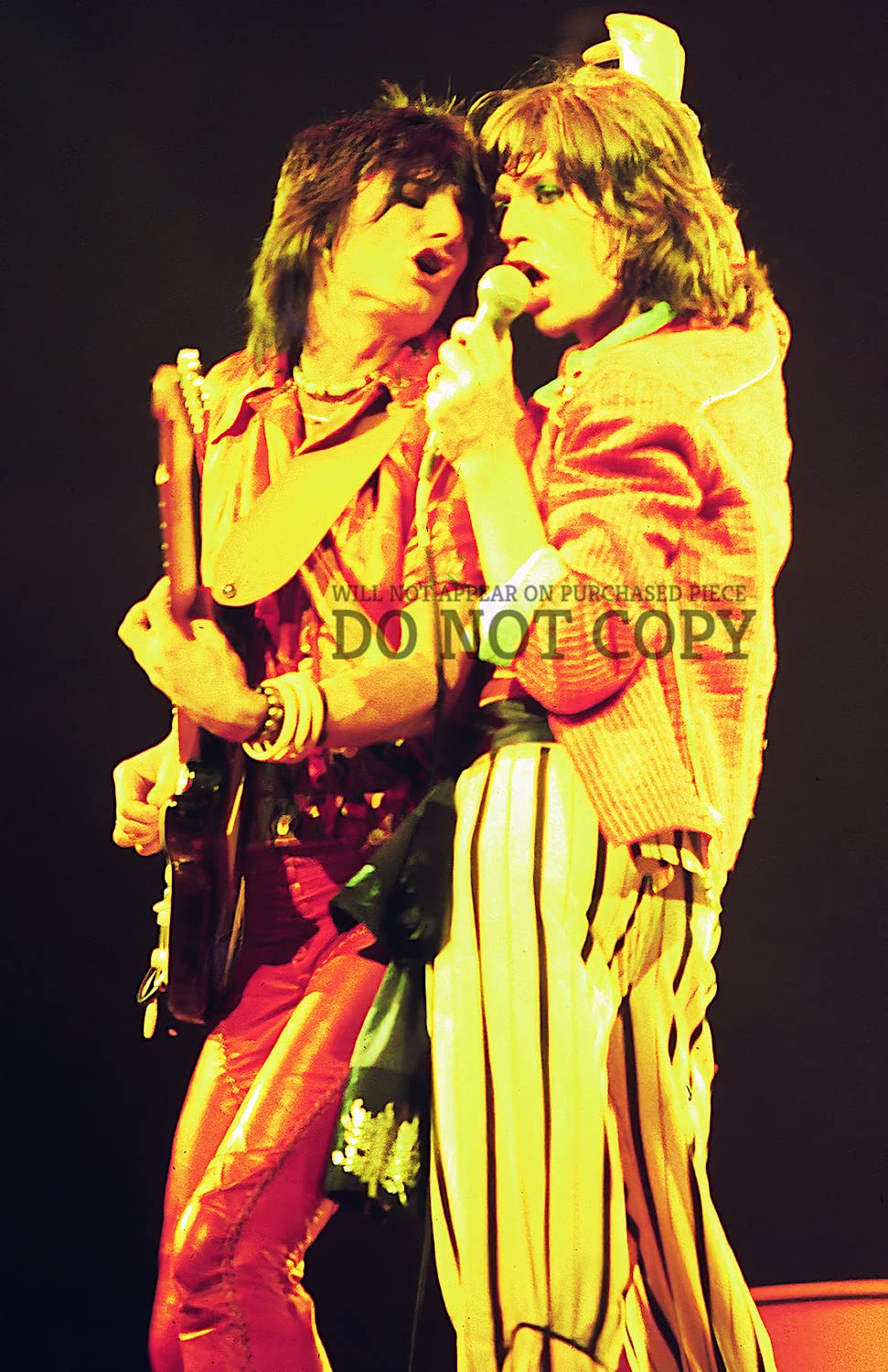 貴重☆rolling  stones☆タワーレコード大型ポスター☆フレーム付き☆ Amazon.com: Mick Jagger and Ronnie Wood Stones Photograph 11 X 17