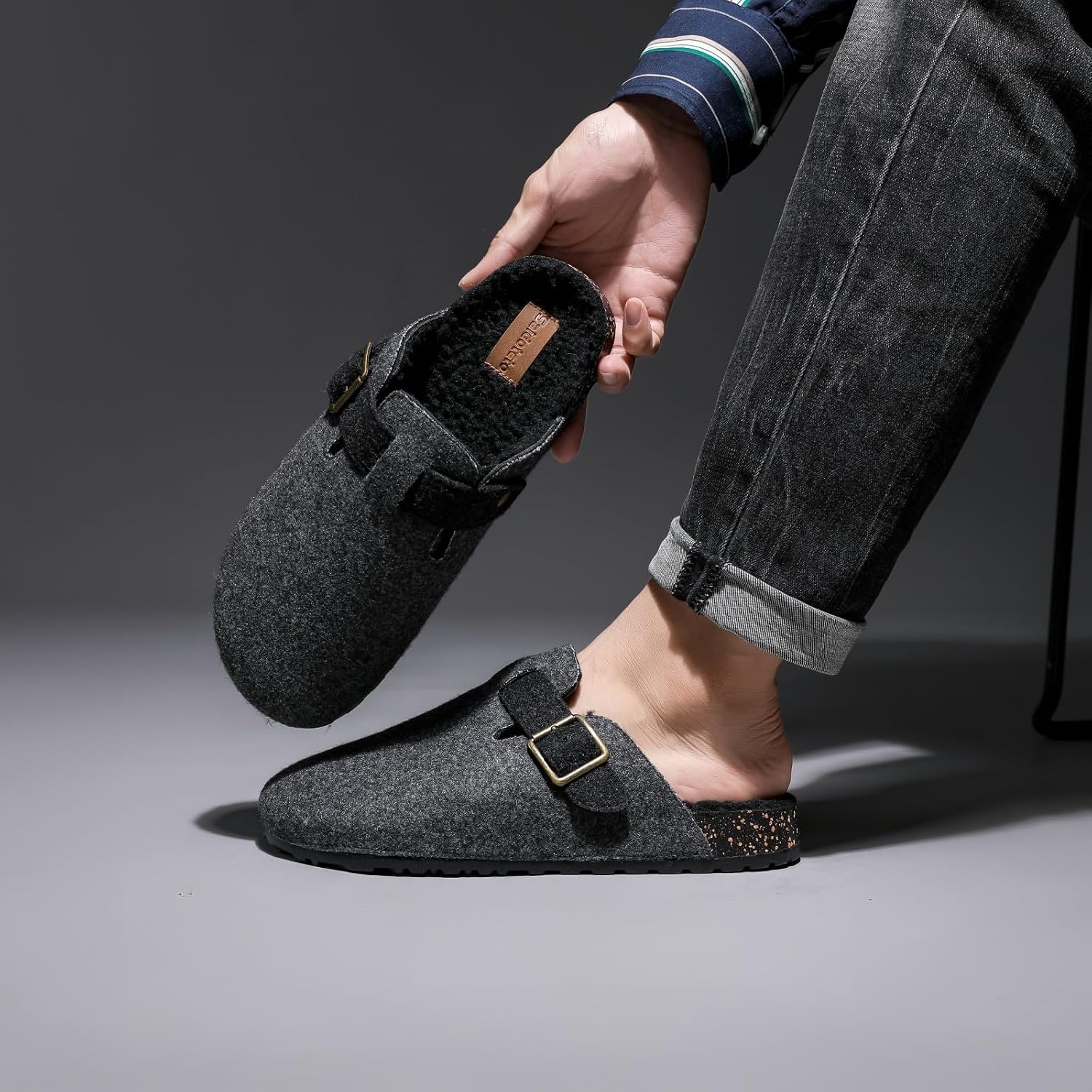 Saidoteto Men's Winter Fur Lined Clogs – Cozy Fuzzy Mules Slip-On House Slippers with Adjustable Buckle, Non-Slip Sole for Indoor & Outdoor Comfort