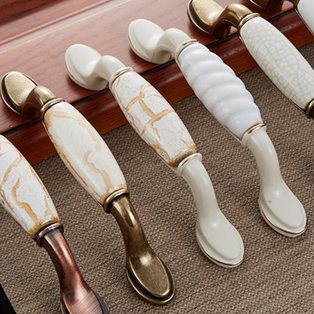 4 szt. Ceramiczne uchwyty do szafek