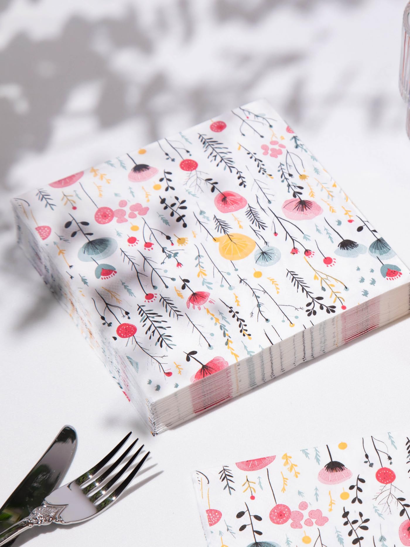 80 servilletas de papel de diseño premium, 3 capas, 16,5 x 16,5 cm, desechables, decorativas, blancas, para bodas, cumpleaños, aniversarios, almuerzos, cenas y fiestas