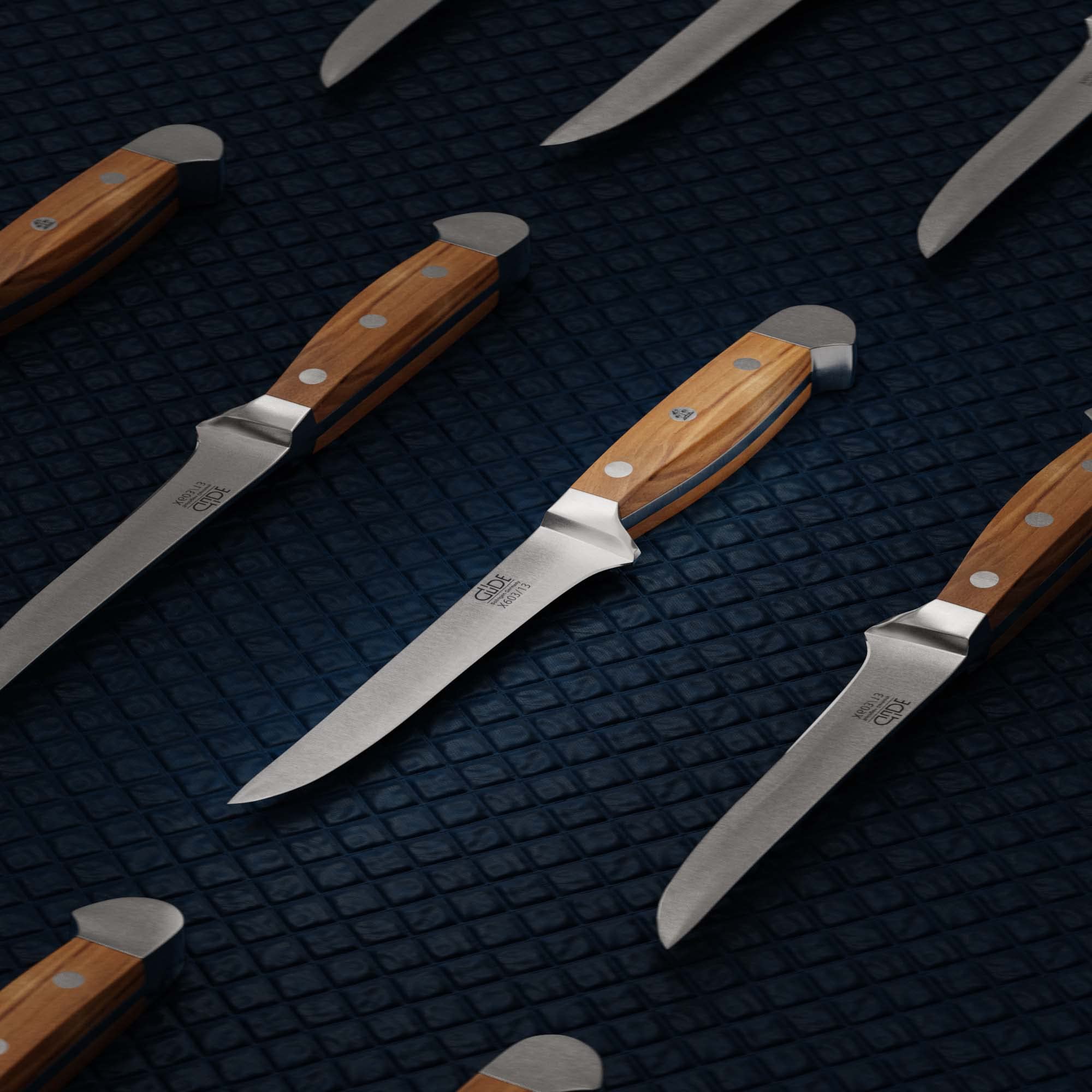 Güde Solingen - Coltello per disossare forgiato, 13 cm, legno d'ulivo, ALPHA-OLIVE - doppio collarino, fatto a mano in Germania