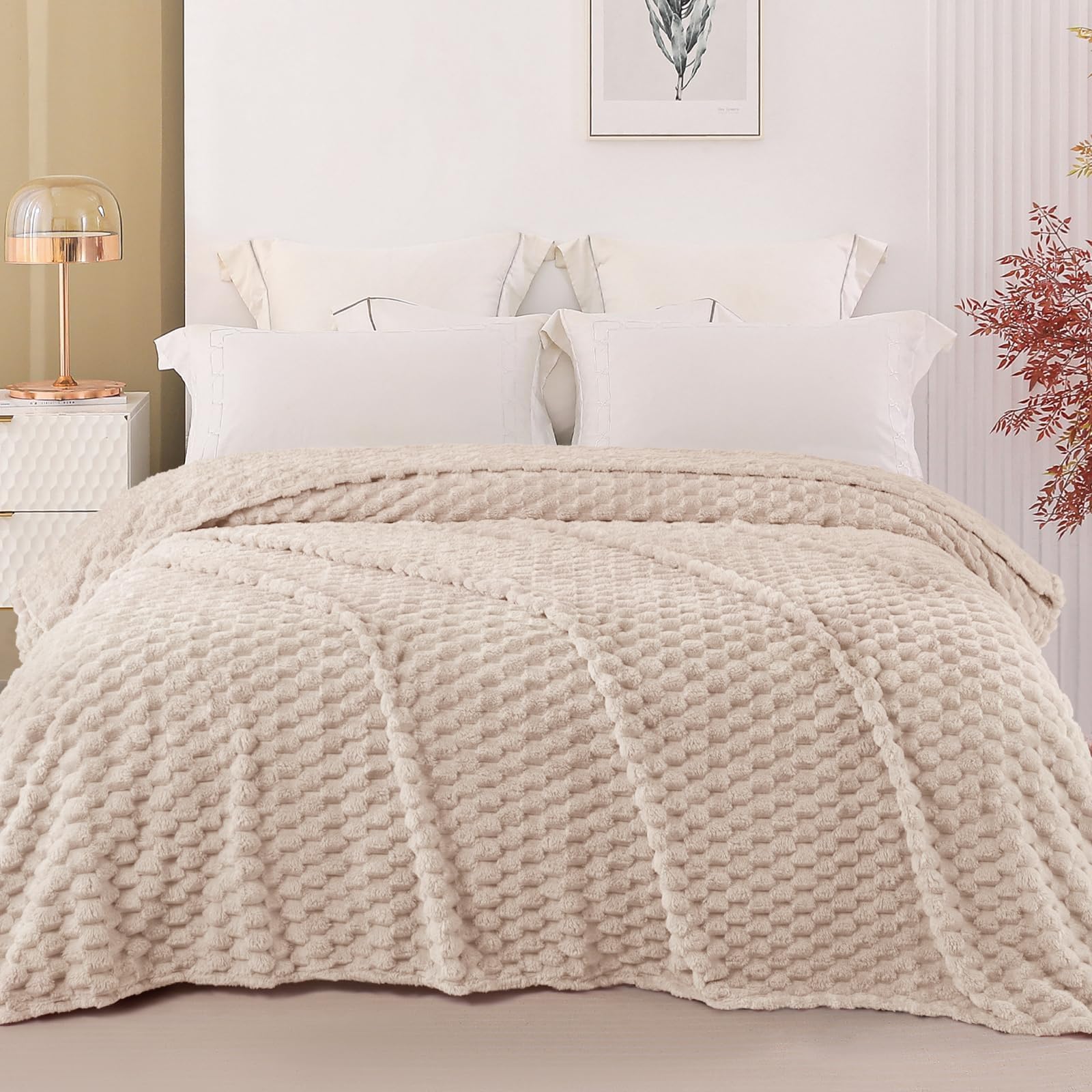 Exclusivo Mezcla 3D Fleece California King Blanket for Bed, Camel