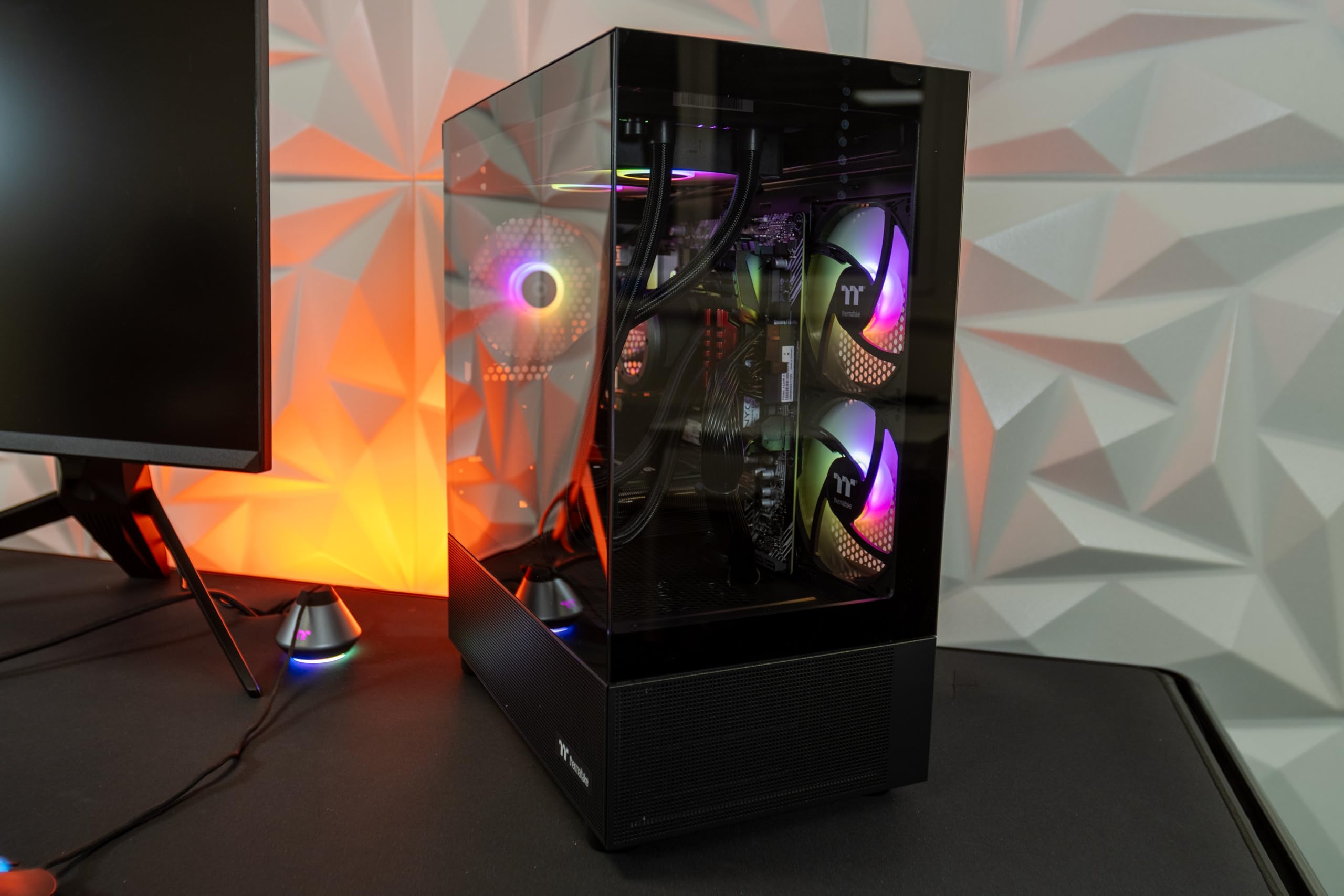Thermaltake ToughMachine Gaming-PC | AMD Ryzen 7 5700X3D | RTX 4060 | 32 GB RAM | 1 TB SSD | Windows 11
