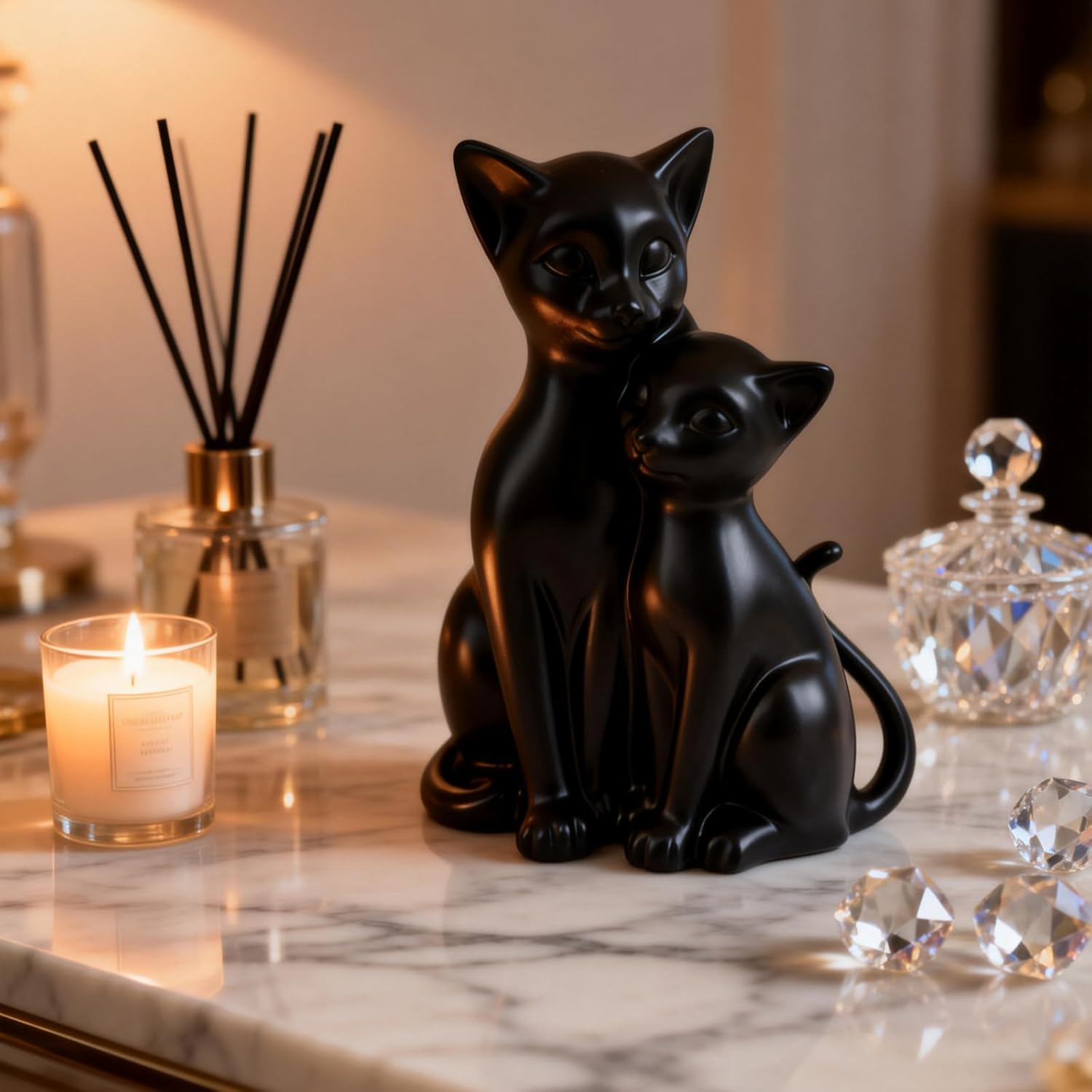 Black Cat Couple Statue Creative Artistic Animal Sculpture for Lovers Modern Living Room Decor for Families Creative Gift for Female Cat Lovers