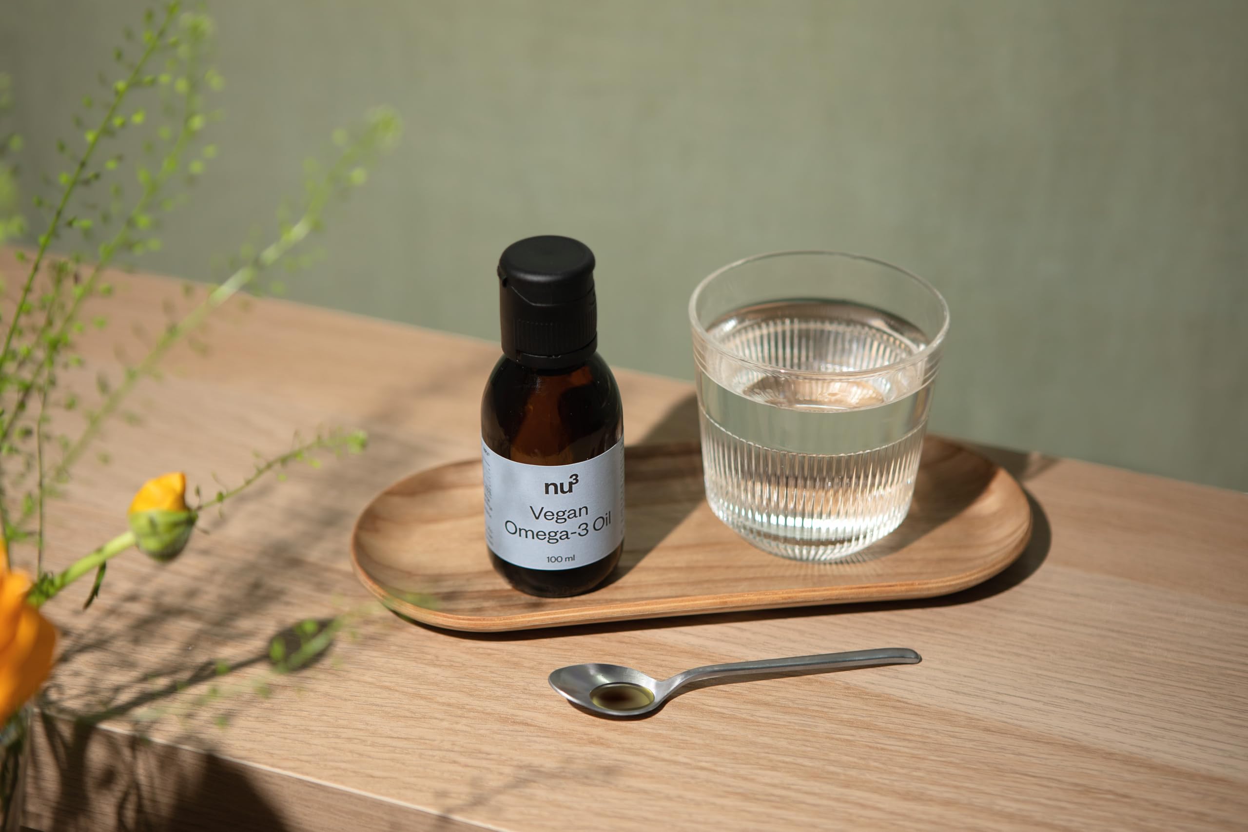 nu3 vegan Omega-3 Oil - Mikroalgenöl Öl, reich an DHA und EPA, Plus Vitamin D3, nachhaltig, fruchtiger Zitronengeschmack, vegan, pflanzliche Alternative für Fischöl, für Gehirn und Sehkraft – 2x100 ml