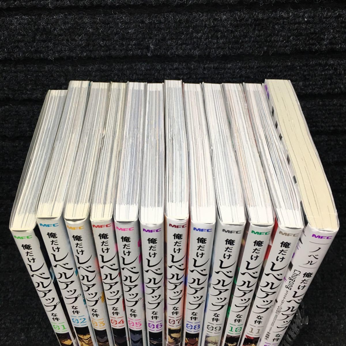 美品　俺だけレベルアップな件 01-11巻 Amazon.co.jp: 俺だけレベルアップな件 1?11巻+小説1巻 購入特典