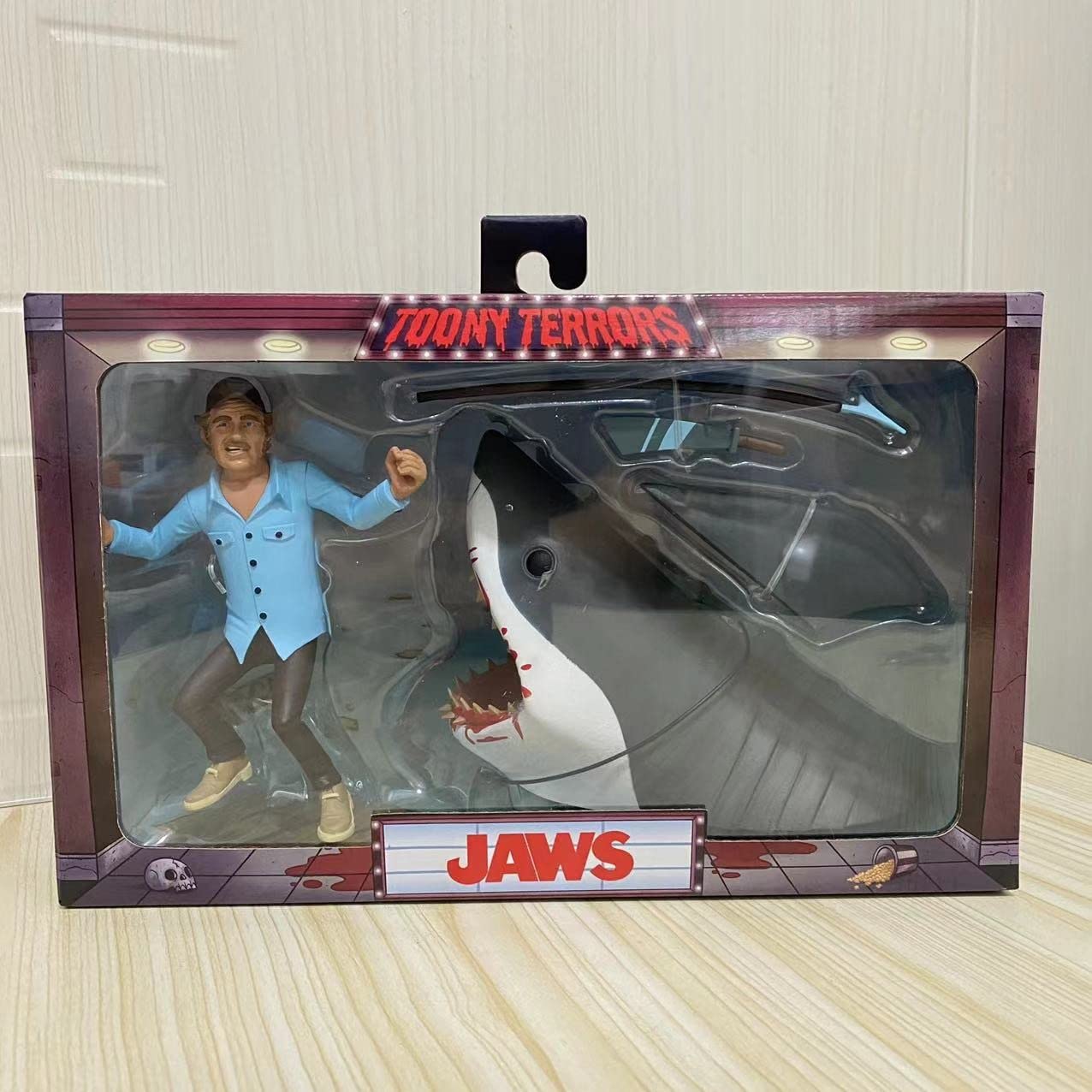 Amazon.co.jp: ジョーズ Toony Terrors ジョーズ&クイント6