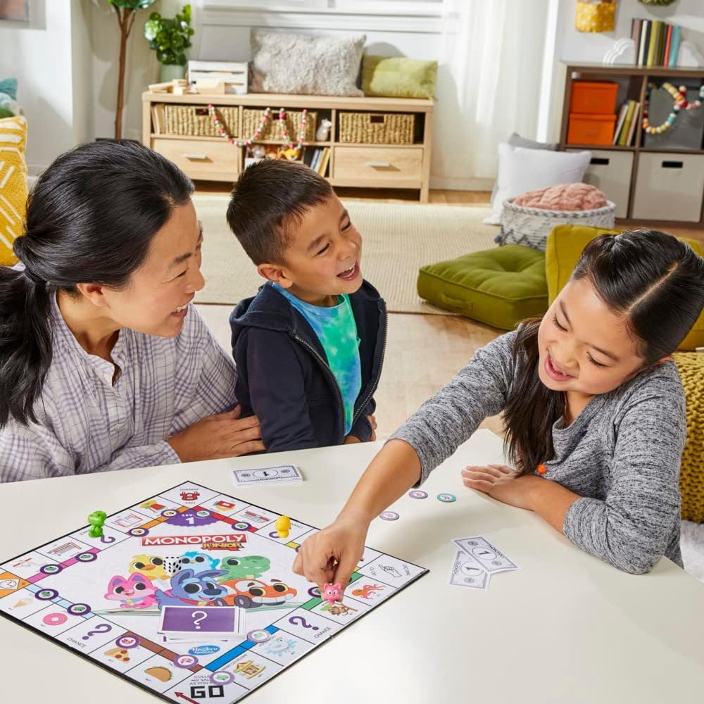Hasbro Gaming Monopoly Junior, Juego de Mesa Familiar para niños de más de 4 años, Juegos de Estrategia para 2-6 Jugadores