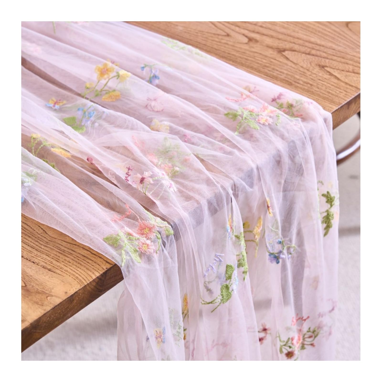 Chemin de table de cuisine en tulle brodé 100x150cm pour sublimer une table sans nappe
