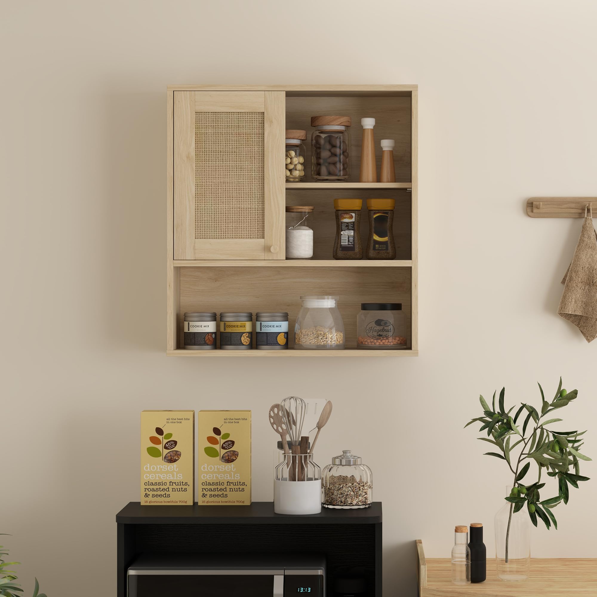 HOMCOM Armoire murale, meuble haut salle de bain avec porte coulissante en rotin et étagères ouvertes, meuble de salle de bain style bohème, meuble de rangement suspendu, 60 x 20 x 65 cm, bois naturel