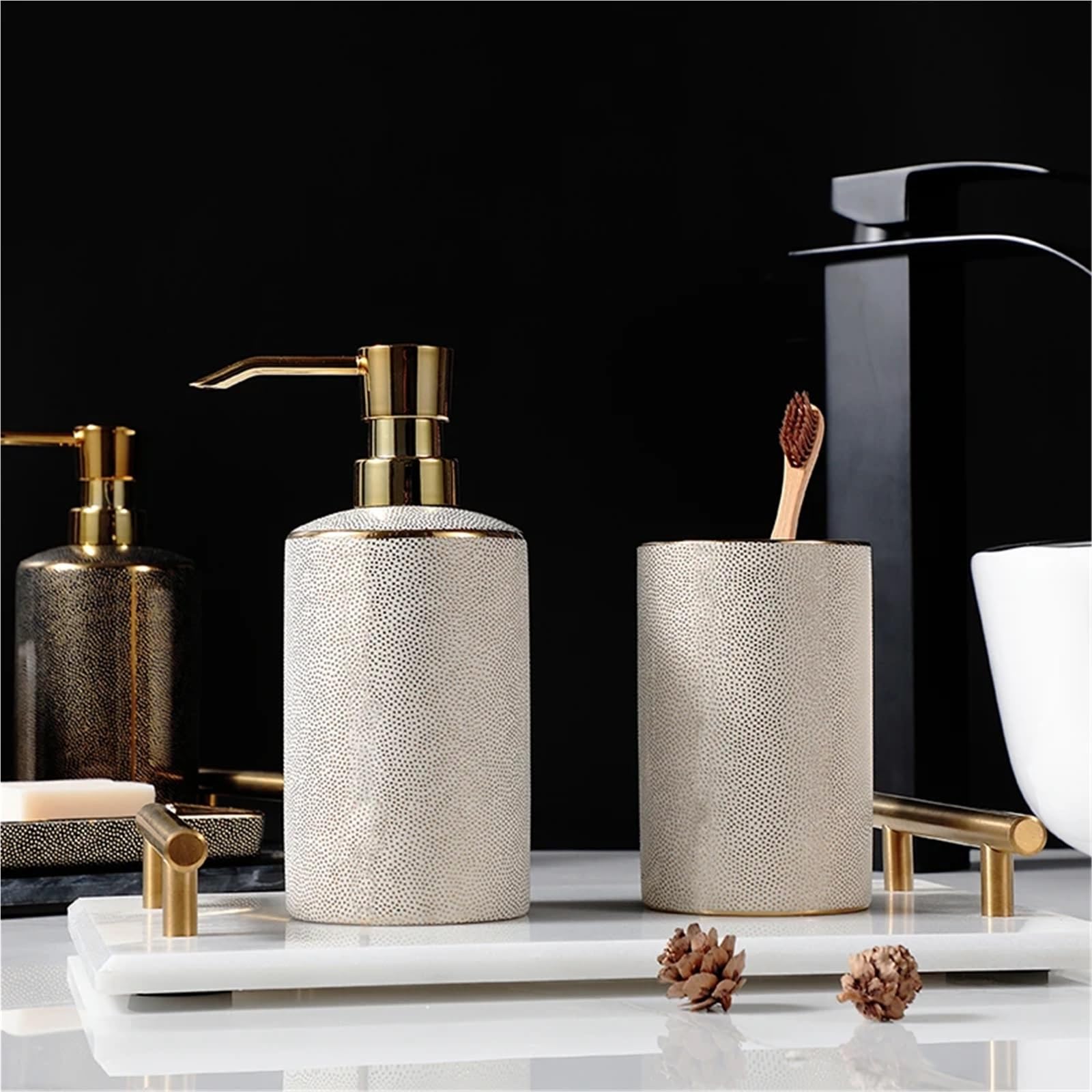 Juego de dispensador de jabón de baño de cerámica, dispensador de jabón líquido, botella de loción, soporte para cepillo de dientes, accesorios de baño dorados para decoración funcional y elegante