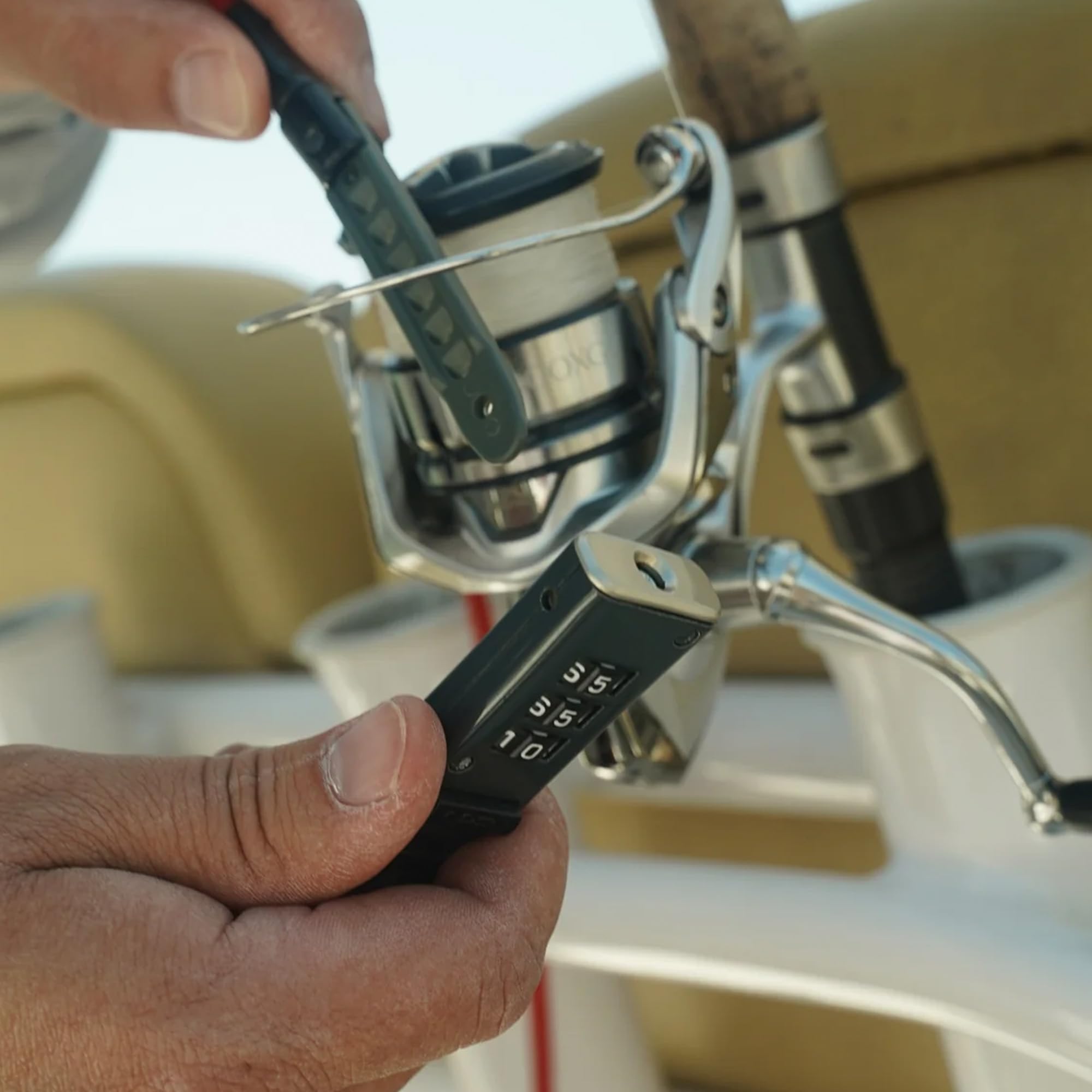 DoubleLock Otter Zintegrowany zamek szyfrowy – 3 m, odporny na warunki atmosferyczne, stalowy kabel, bezkluczykowy, resetowalny zamek do sprzętu outdoorowego, rowerów, chłodnic, kajaków i sprzętu