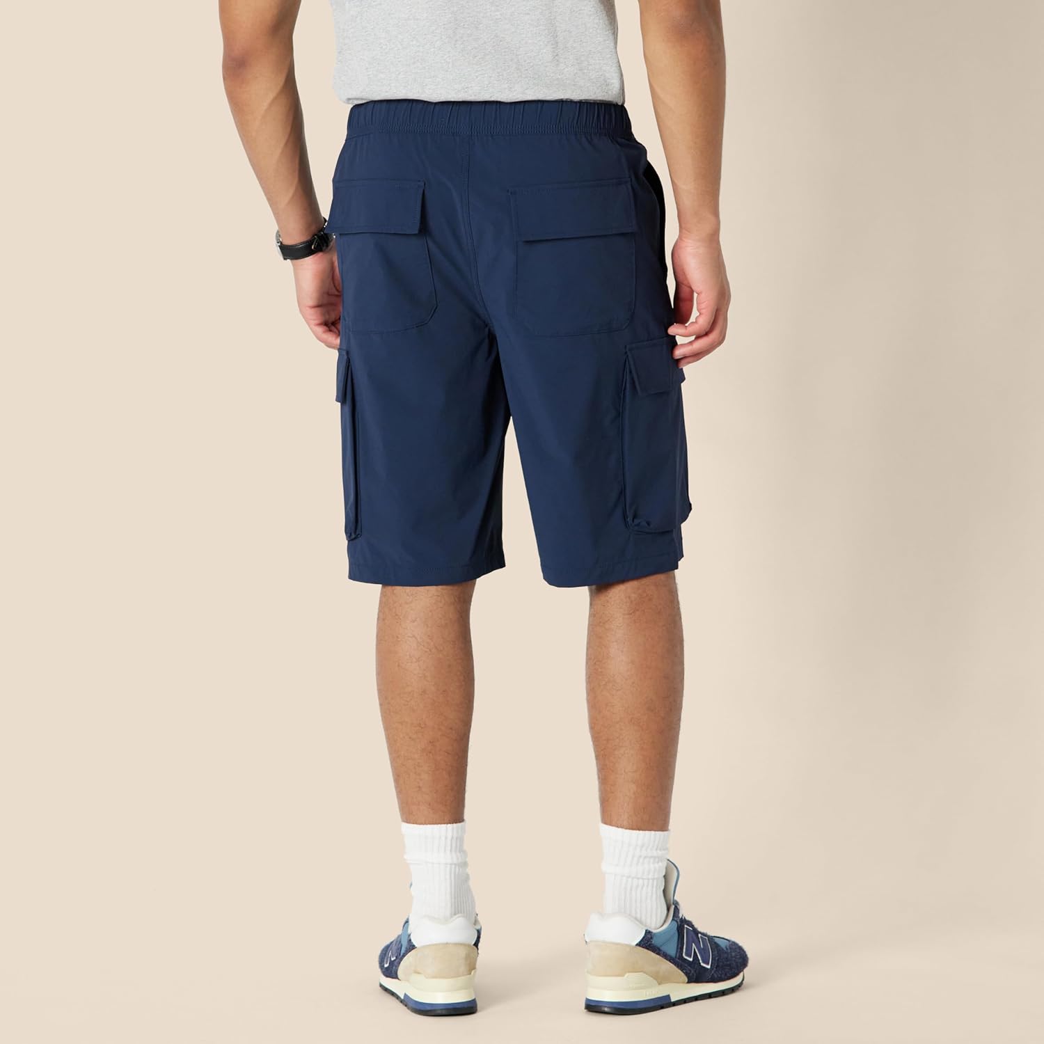 Amazon Essentials Men's Loose-Fit 11" Long Cargo Shorts - Image 2