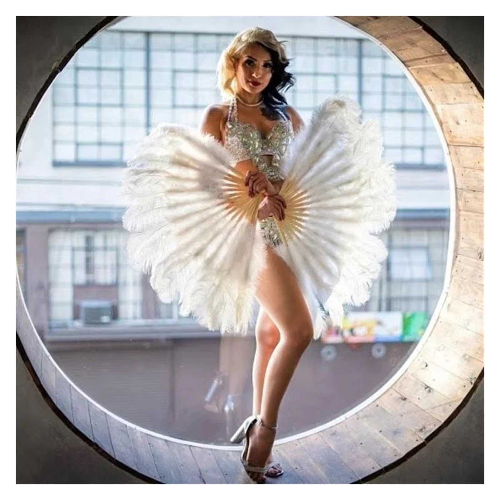 Ventaglio di Piume 130CM/100CM Ventaglio Bianco Grande con Piume Soffici 13 Ossa Portatile for spettacoli di Danza di Carnevale e Artigianato Fai da Te(48 Dark Beige,Small Fan 1Pair(Two))