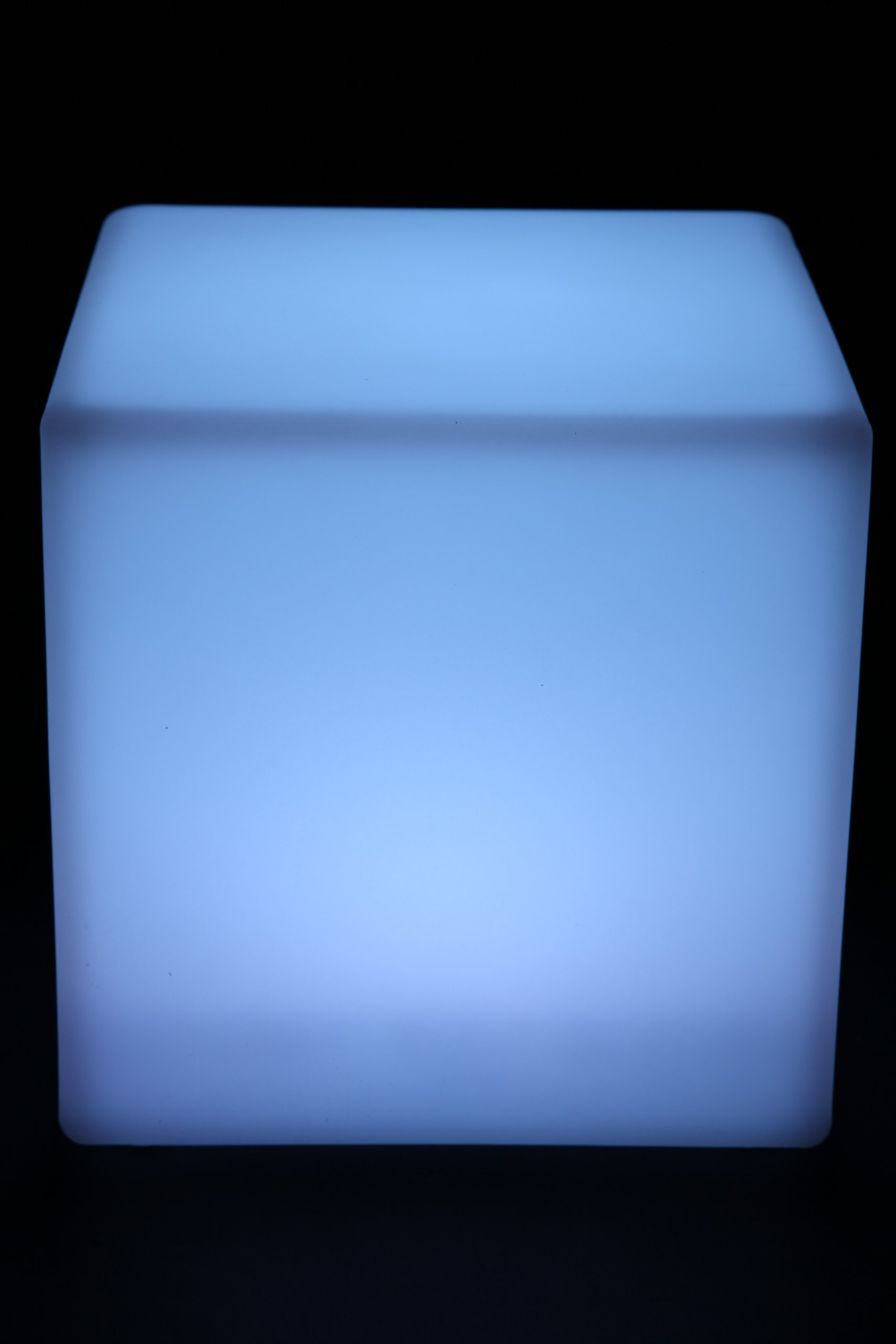 cubo Luminoso Tecnologia LED Cambio di Colori 30cm Lampada cubo Sgabello accumulatore FB UVP 249,-