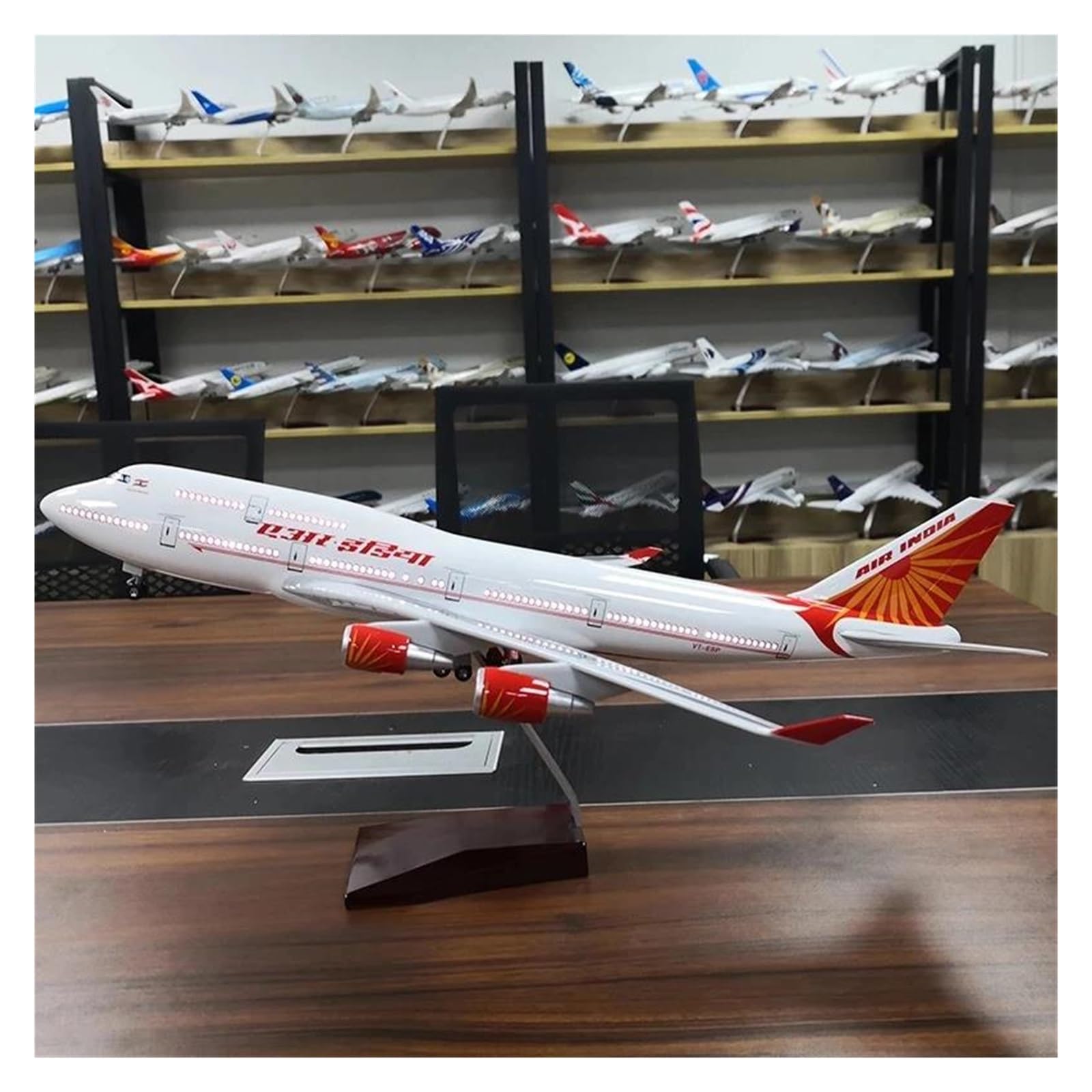 Diecast zabawki samolotowe 47CM dla Boeinga 747 model samolotu Indie samoloty W lekkie i koła podwozie maszyna do odlewania ciśnieniowego zebrane do zbierania i wyświetlania (bez lampy)