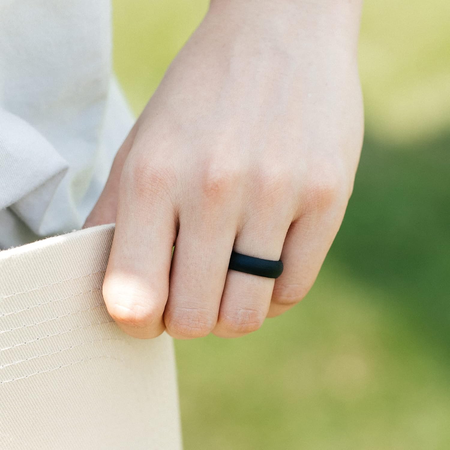 please show pictures of wearing 10mm wide plain band thick wedding bands wide wedding bands thick gold wedding band on wide wedding bands for her