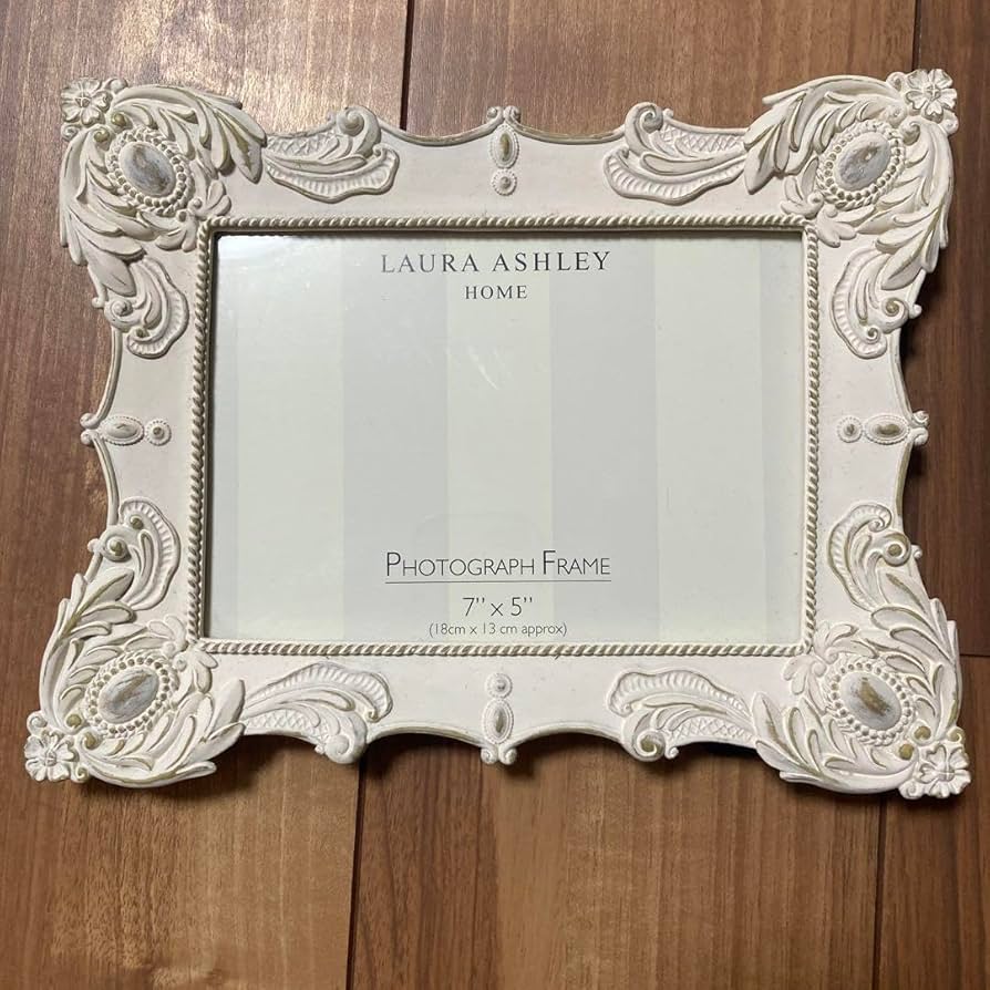 ⑤ LAURA ASHLEY フォトフレーム 未使用 箱あり Amazon.co.jp: ローラアシュレイ フォトフレーム アンティーク調
