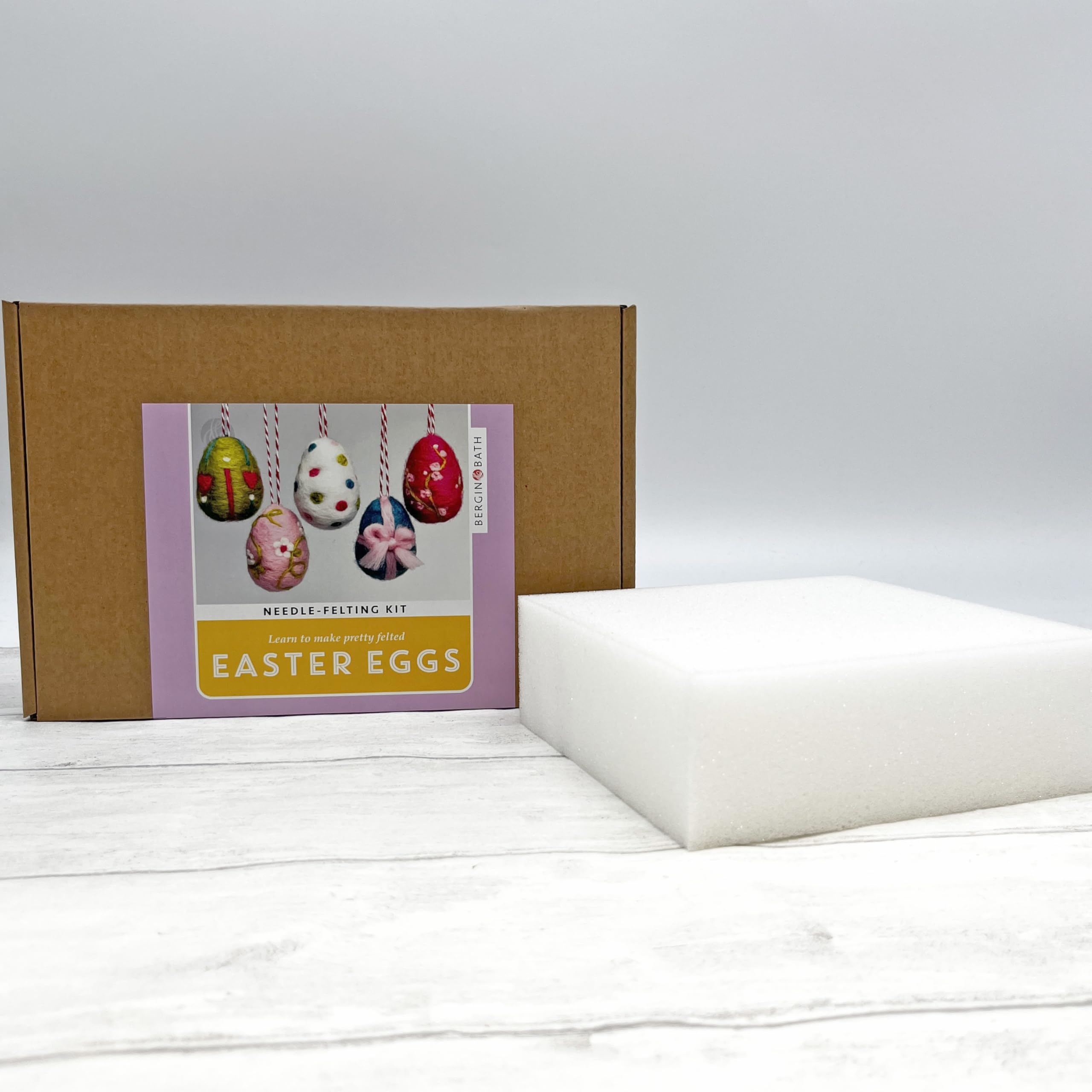 Bergin & Bath Needle Felting Kit - Easter Eggs - Create Your own Hanging Easter Decorations - Craft Kits for Adults - Easter Gift for her, for Mum (with Felting Mat)
