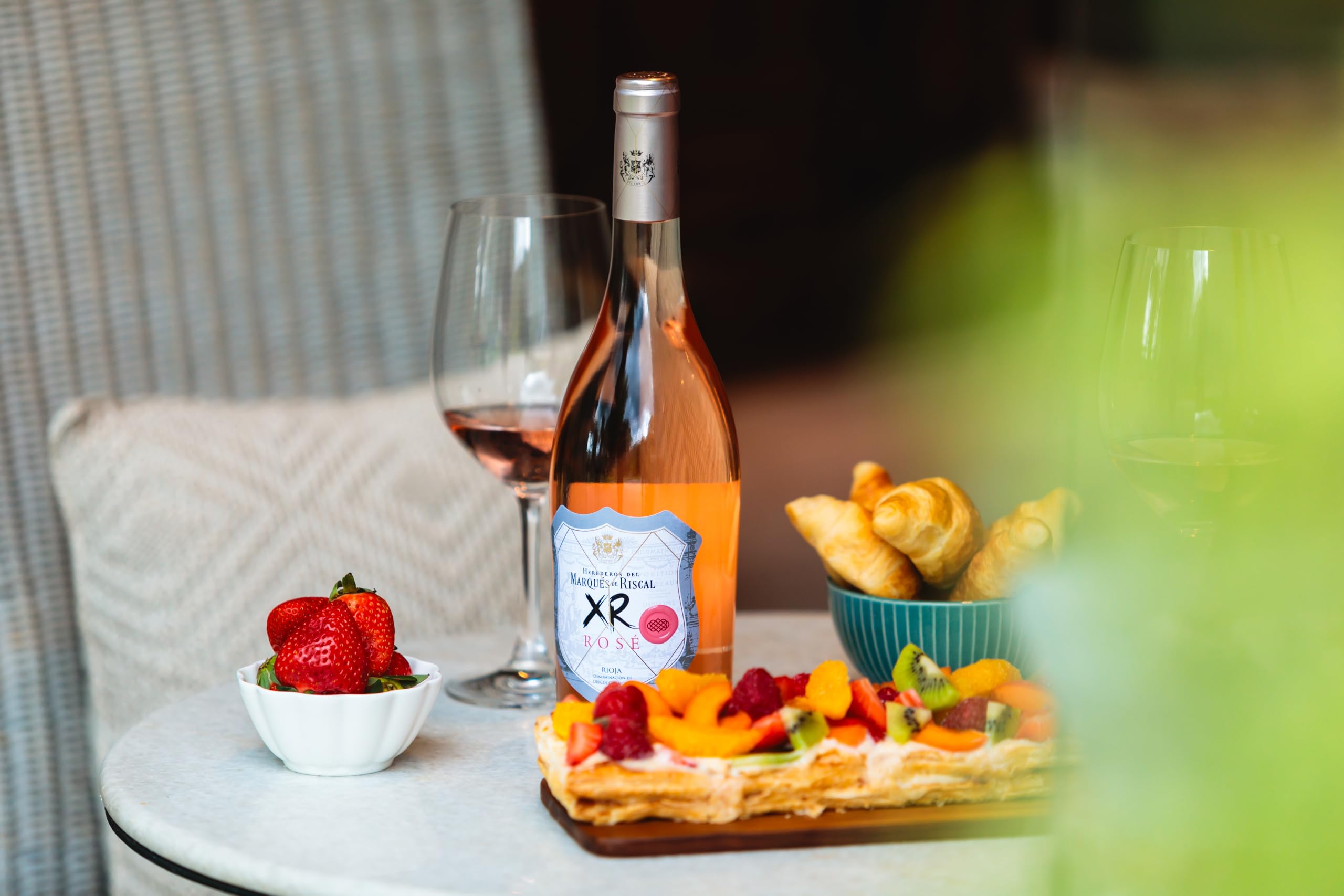XR Rosé de Marqués de Riscal - Denominación de Origen Calificada Rioja, Vino Rosado, Variedad Tempranillo, 24 meses en barrica, Estuche de dos botellas de 750 ml