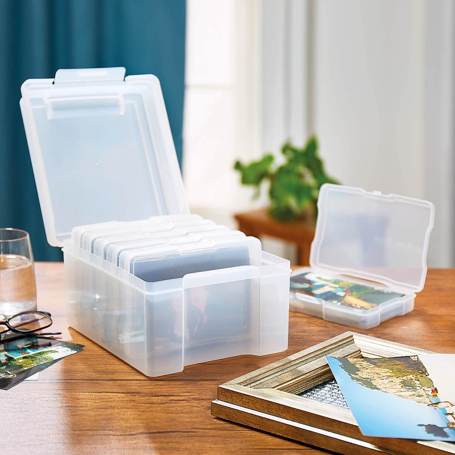 Coopers Of Stortford Storage Box - 6x4 Inch Photo Case, Clear Plastic Box Organizer With 6 Inner Keepers, Holds Up To 600 Photos