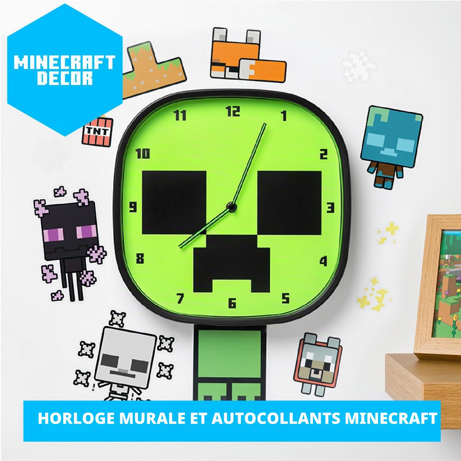 Minecraft Horloge Murale Creeper Lumineuse dans Le Noir - Horloge Silencieuse Officielle, Inclut 3 Feuilles de Décalcomanies Retirables