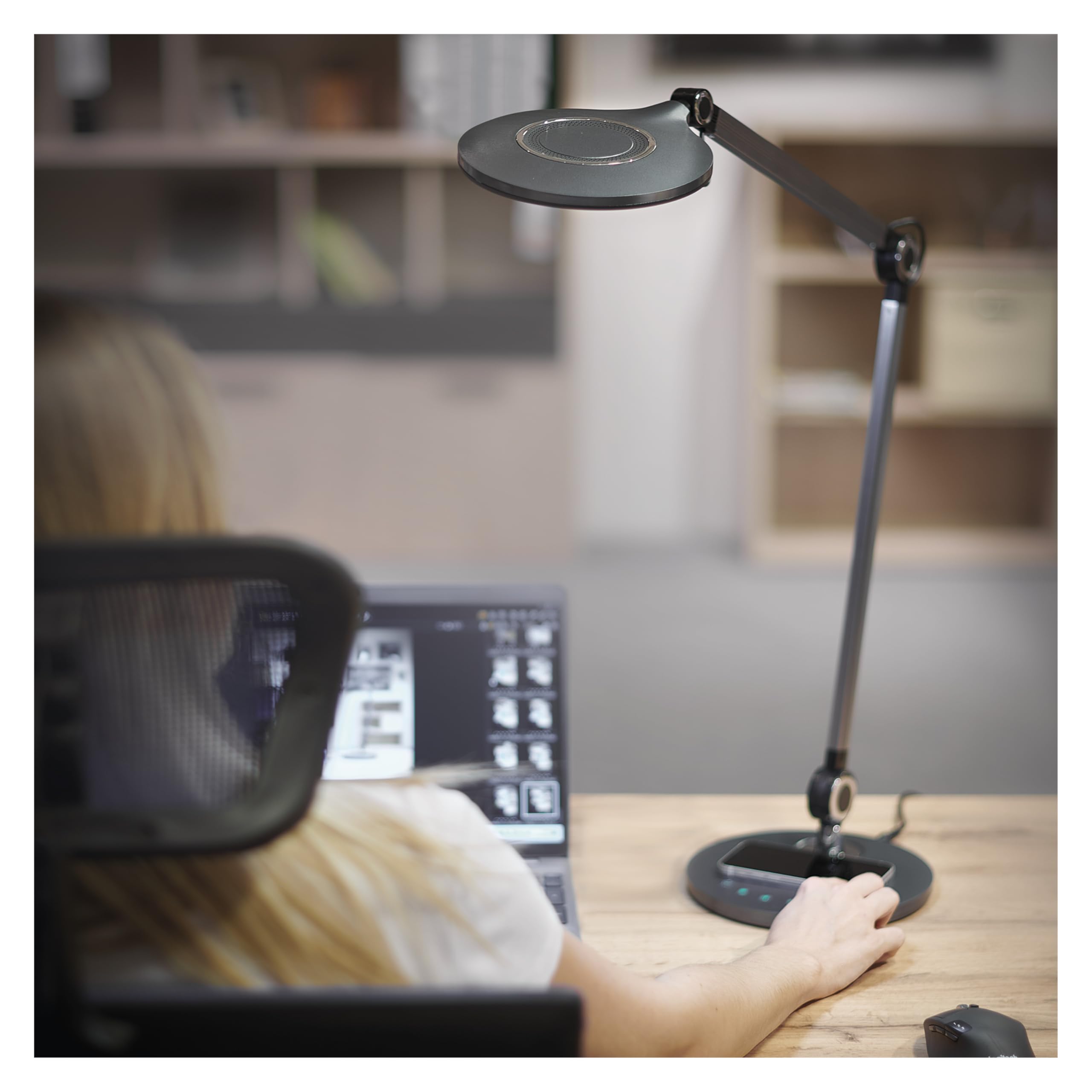 EMOS Karen - Lampada da tavolo a LED, 9,2 W, ricarica wireless per cellulare, super luminosa, 640 lm, dimmerabile, colore della luce regolabile (3000/4000/6500 K), cavo di ricarica da 1,3 m, con