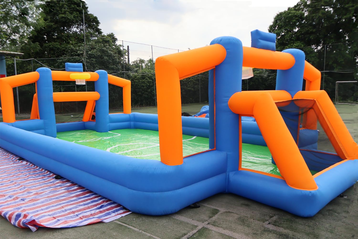 Inflatable Soccer Basketball Sports Court Inflatable Soccer Pitch Field 2 in 1 Multiple Sport Game with Blower& Floor Mat for Birthday/School Playground/Family/Team Games (with Floor mat)