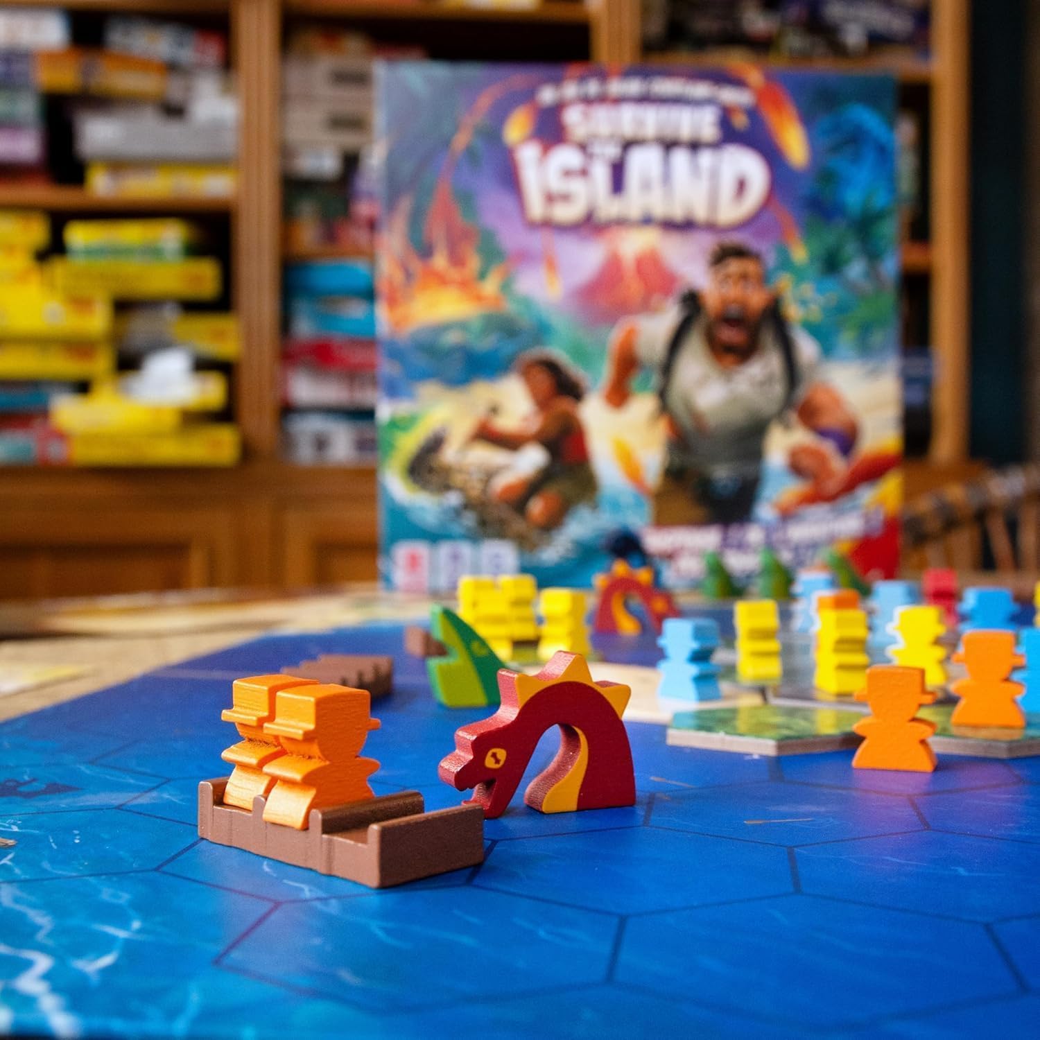 Survive The Island (Englisch; Edition 2024) – Brettspiele – spannendes Fluchtabenteuer mit neuen Monstern – Strategiespiel – ab 8 Jahren – 2 bis 5 Spieler – 45 Minuten Spielzeit – Hergestellt von
