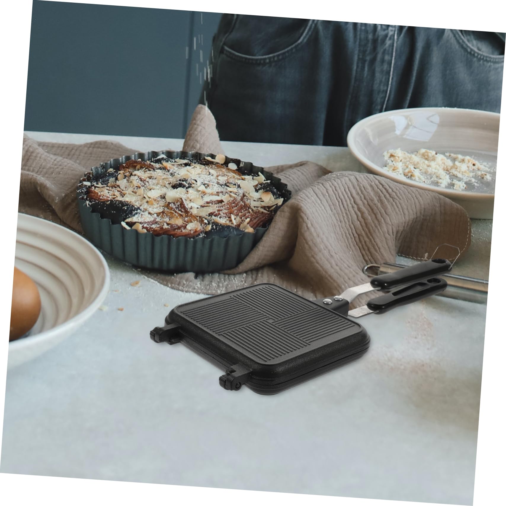 PRETYZOOM Double Sided Non Stick Sandwich Maker Detachable Frying Pan for Grilling and Baking Sandwiches Versatile Kitchen Cookware for Outdoor and Home Use