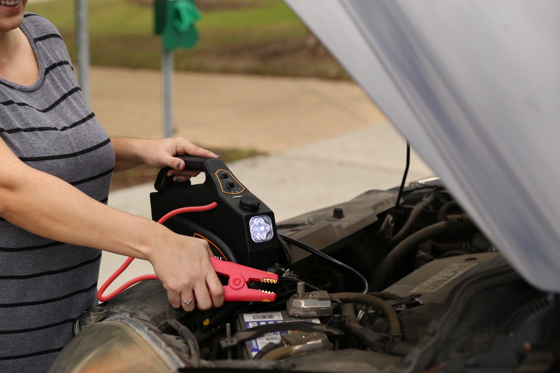 Duracell DRJS10 Portable Emergency Jumpstarter, Black