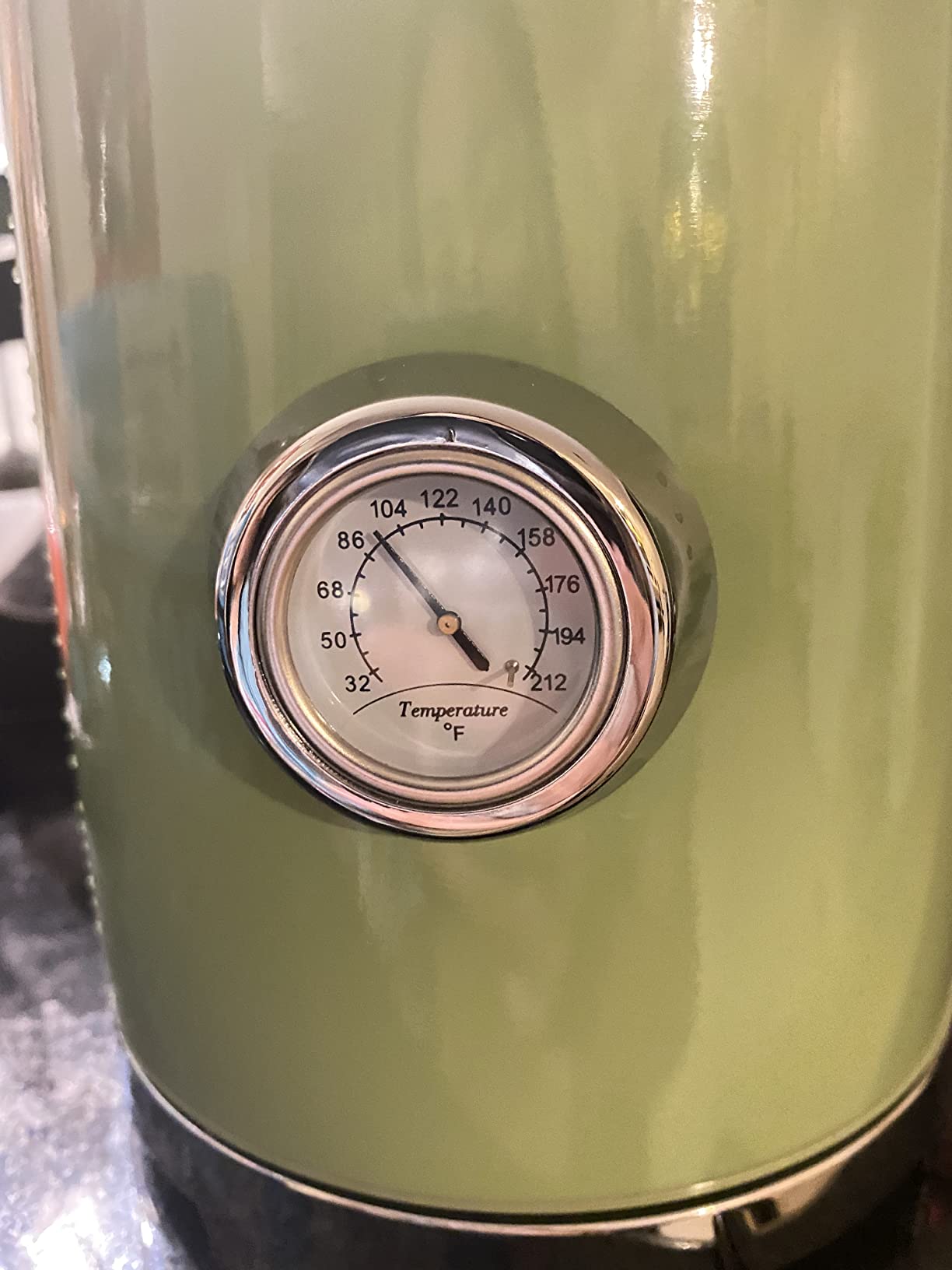 In this Susteas Electric Kettle Review, we test how fast, safe, and stylish it truly is. Find out if it’s worth your money!